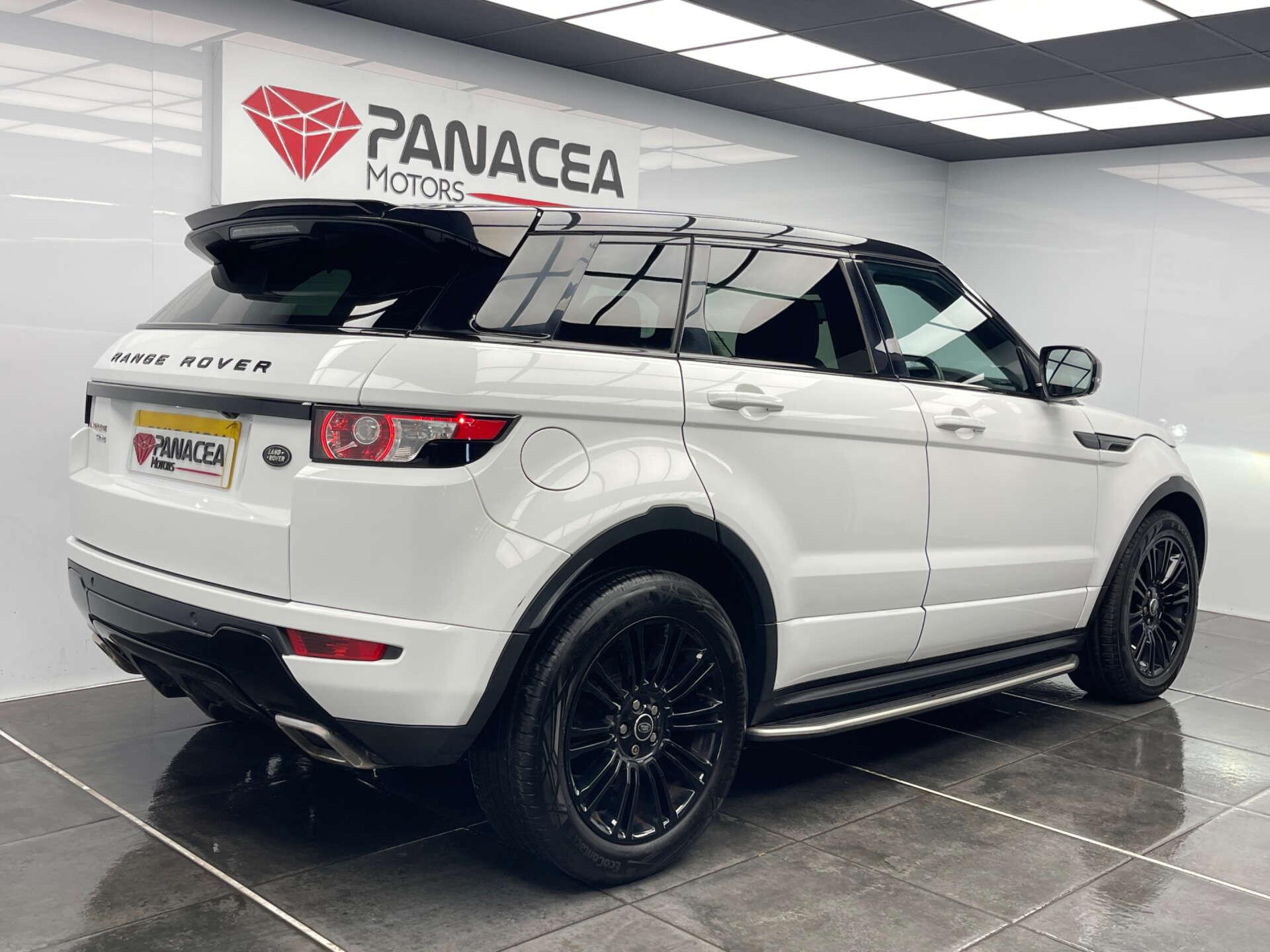Land Rover Range Rover Evoque view 3