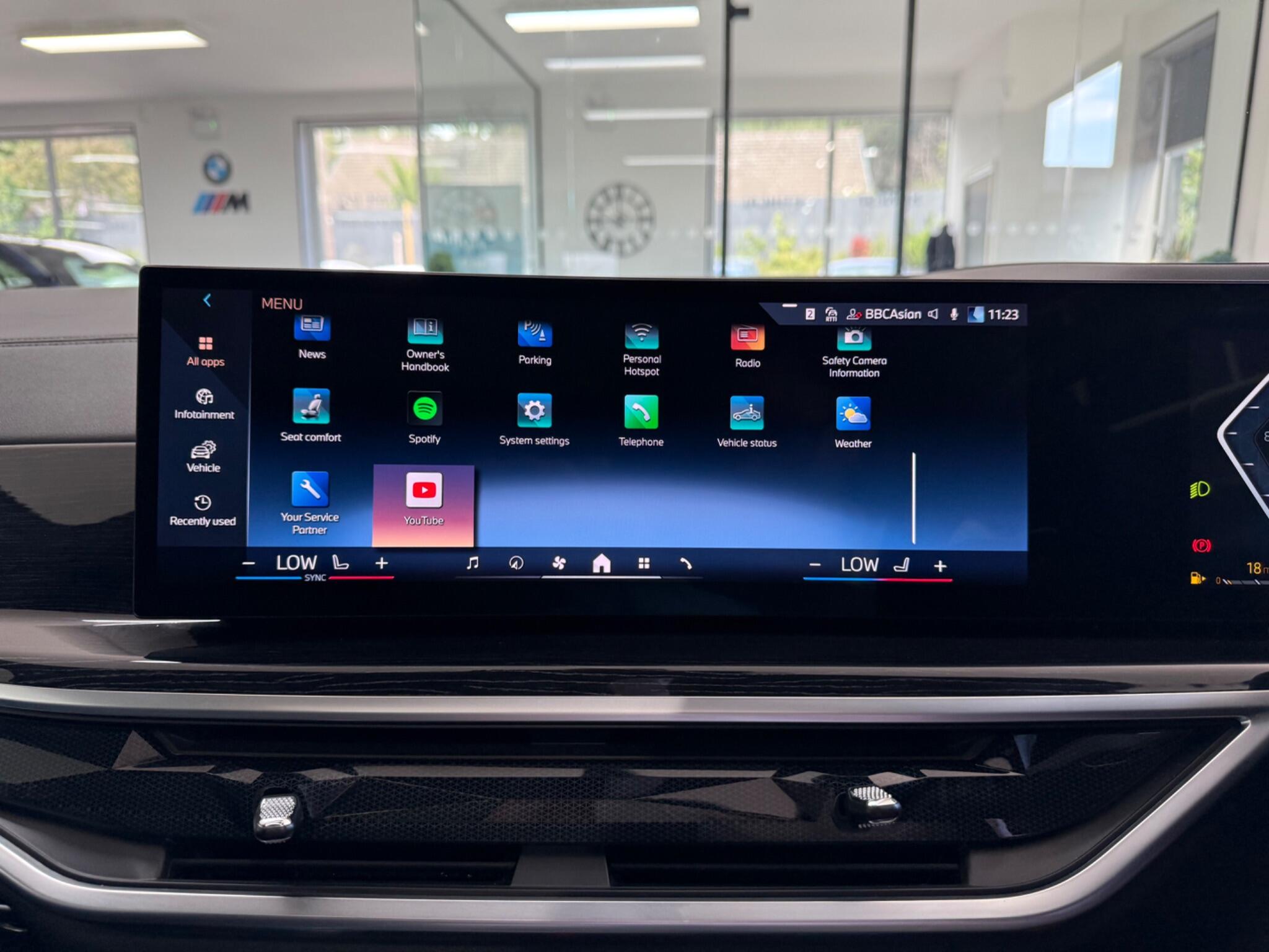 BMW X7 view 80