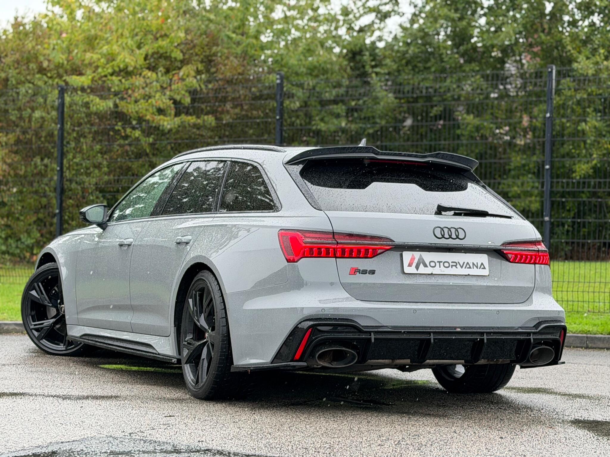 Audi RS6 view 20