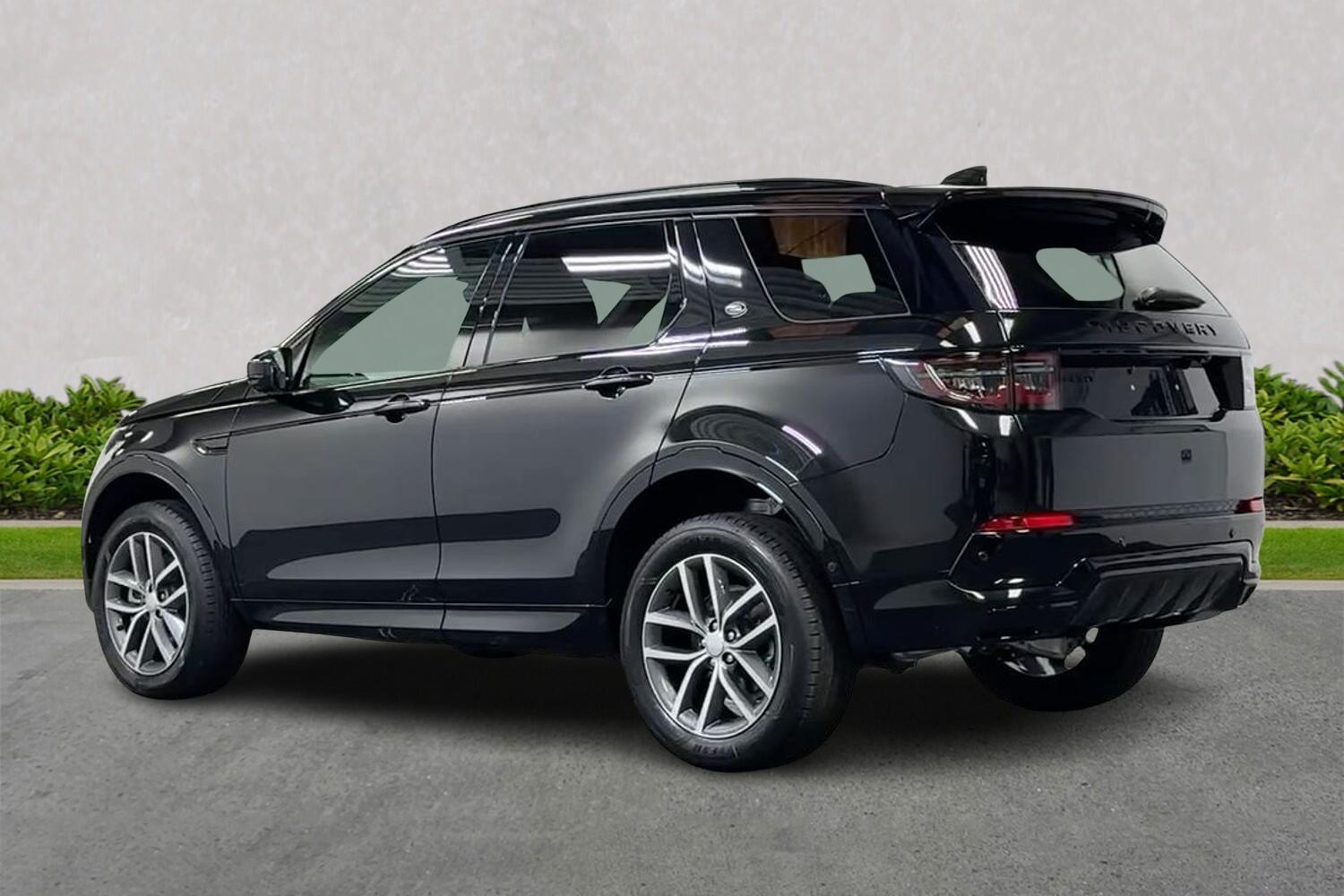 Land Rover Discovery Sport view 2