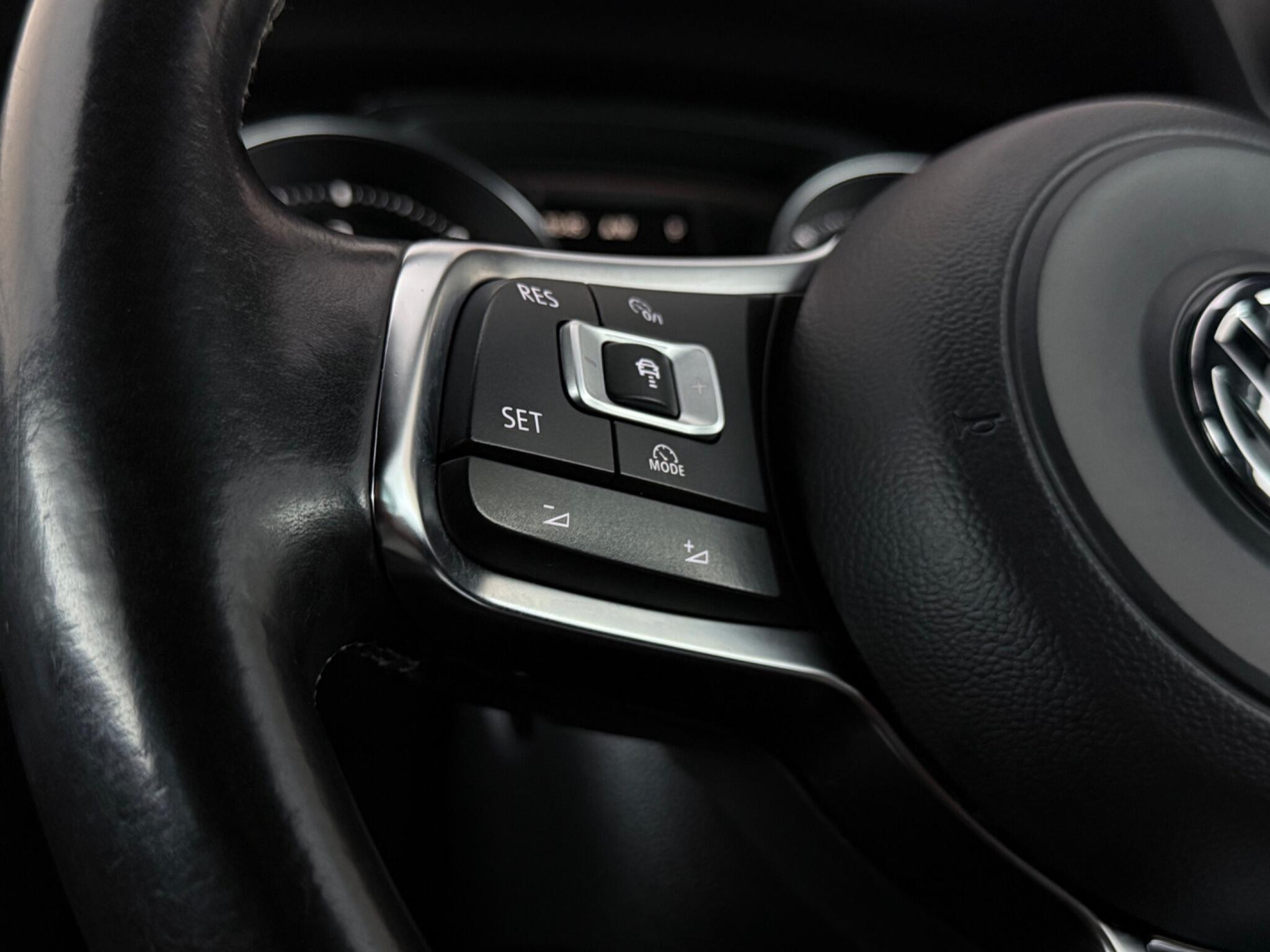 Volkswagen Golf view 12