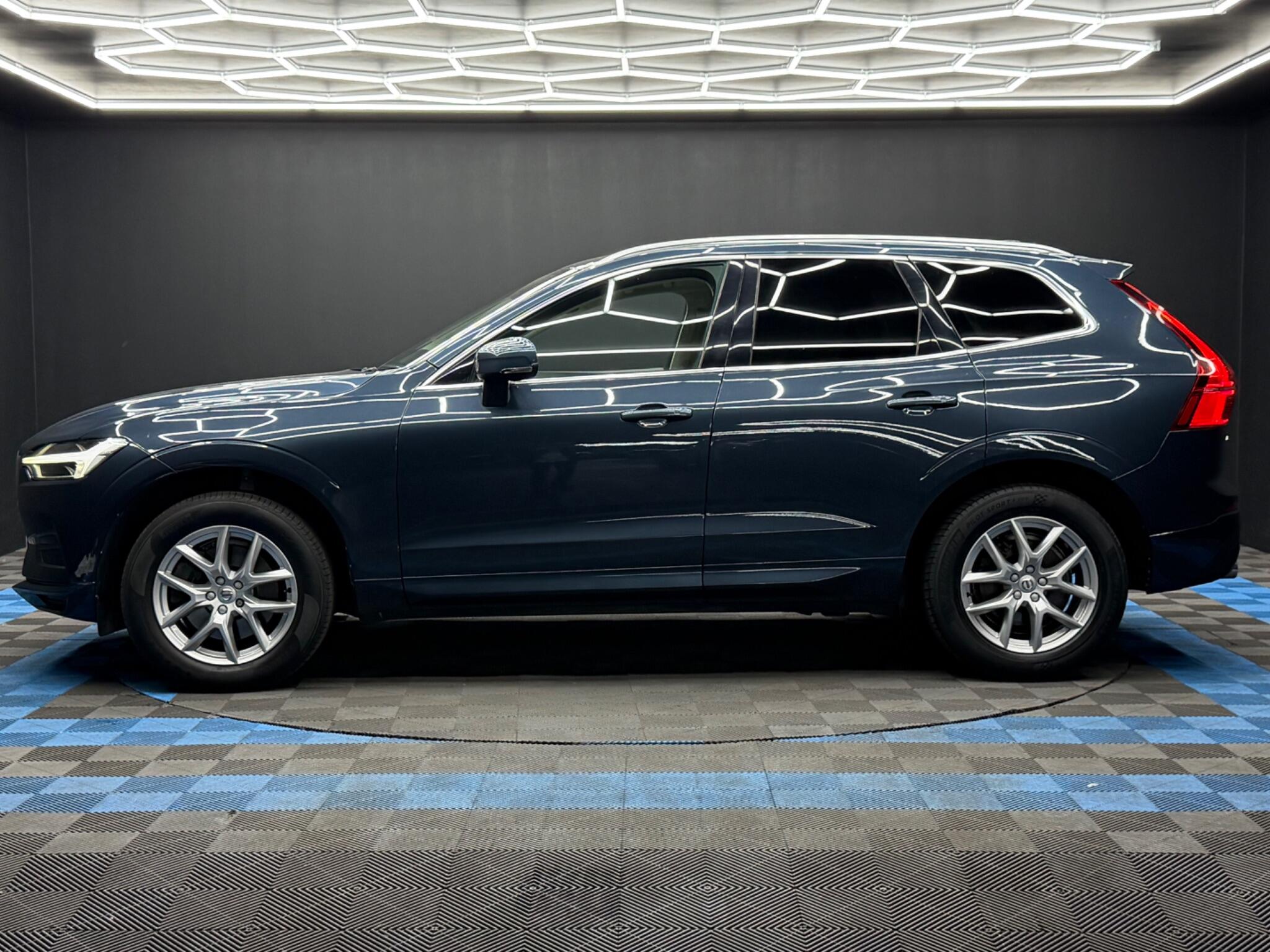 Volvo XC60 view 8