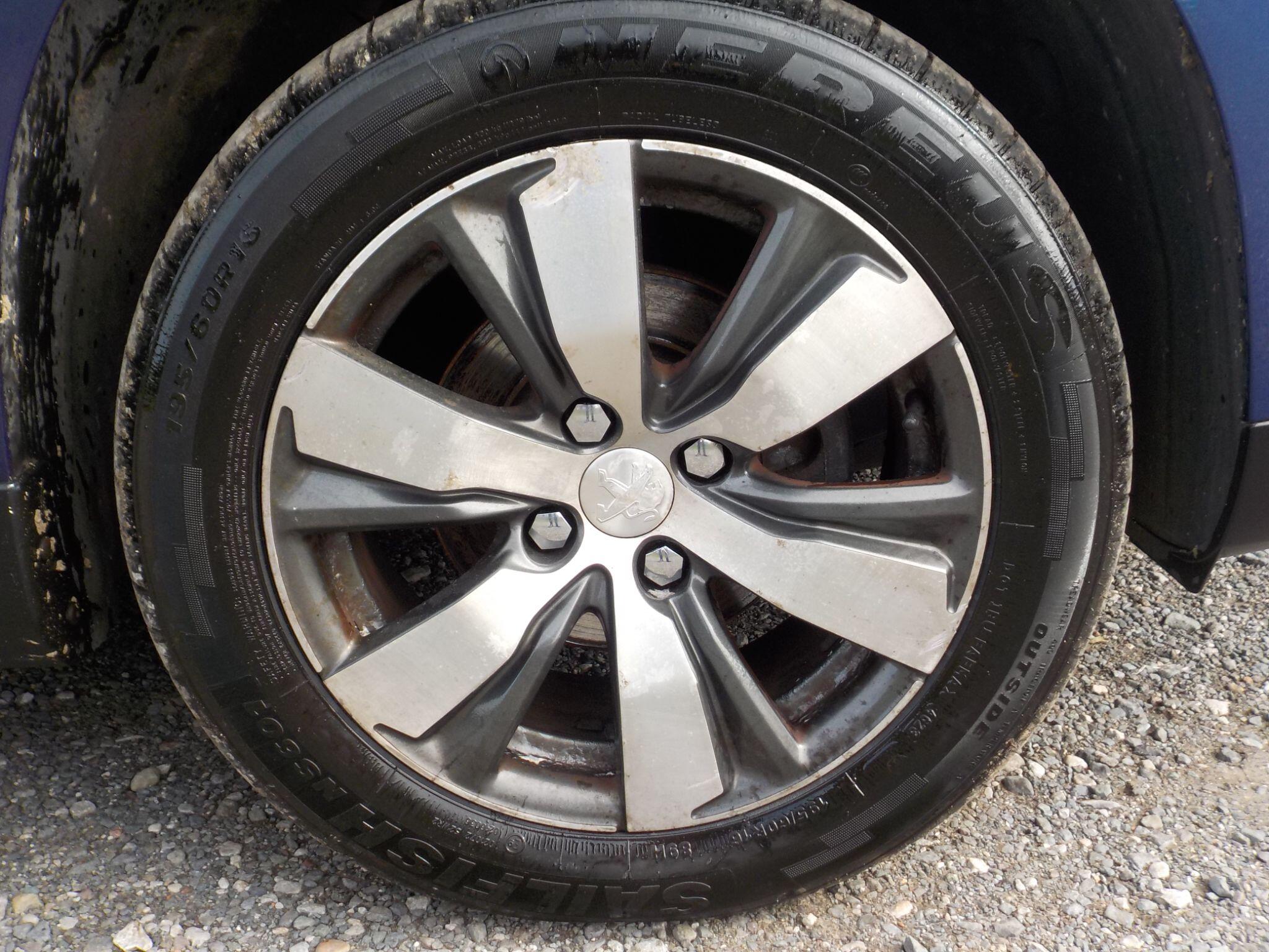 Peugeot 2008 1.6 e-HDi Allure Euro 5 (s/s) 5dr