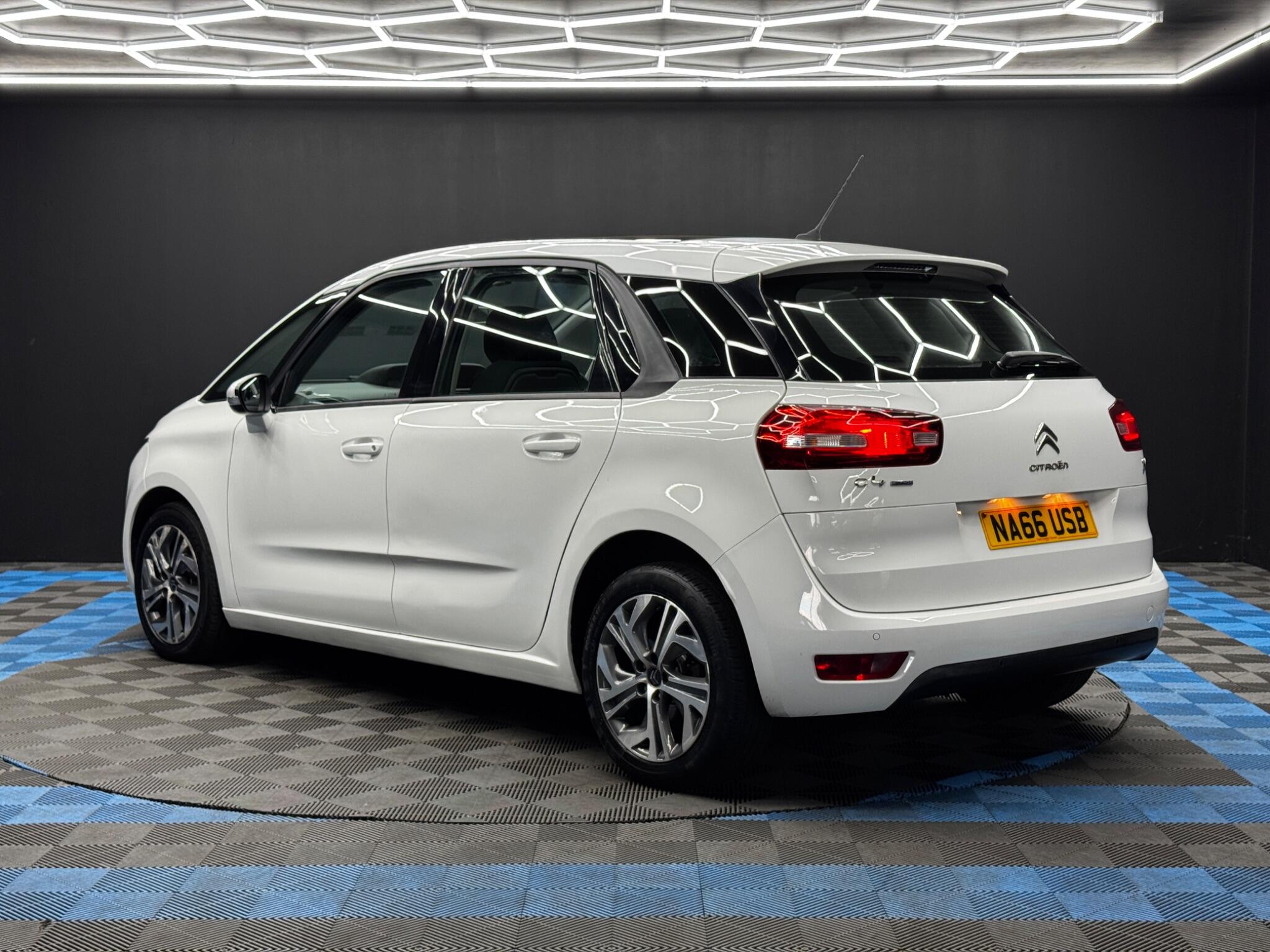 Citroen C4 Picasso view 7