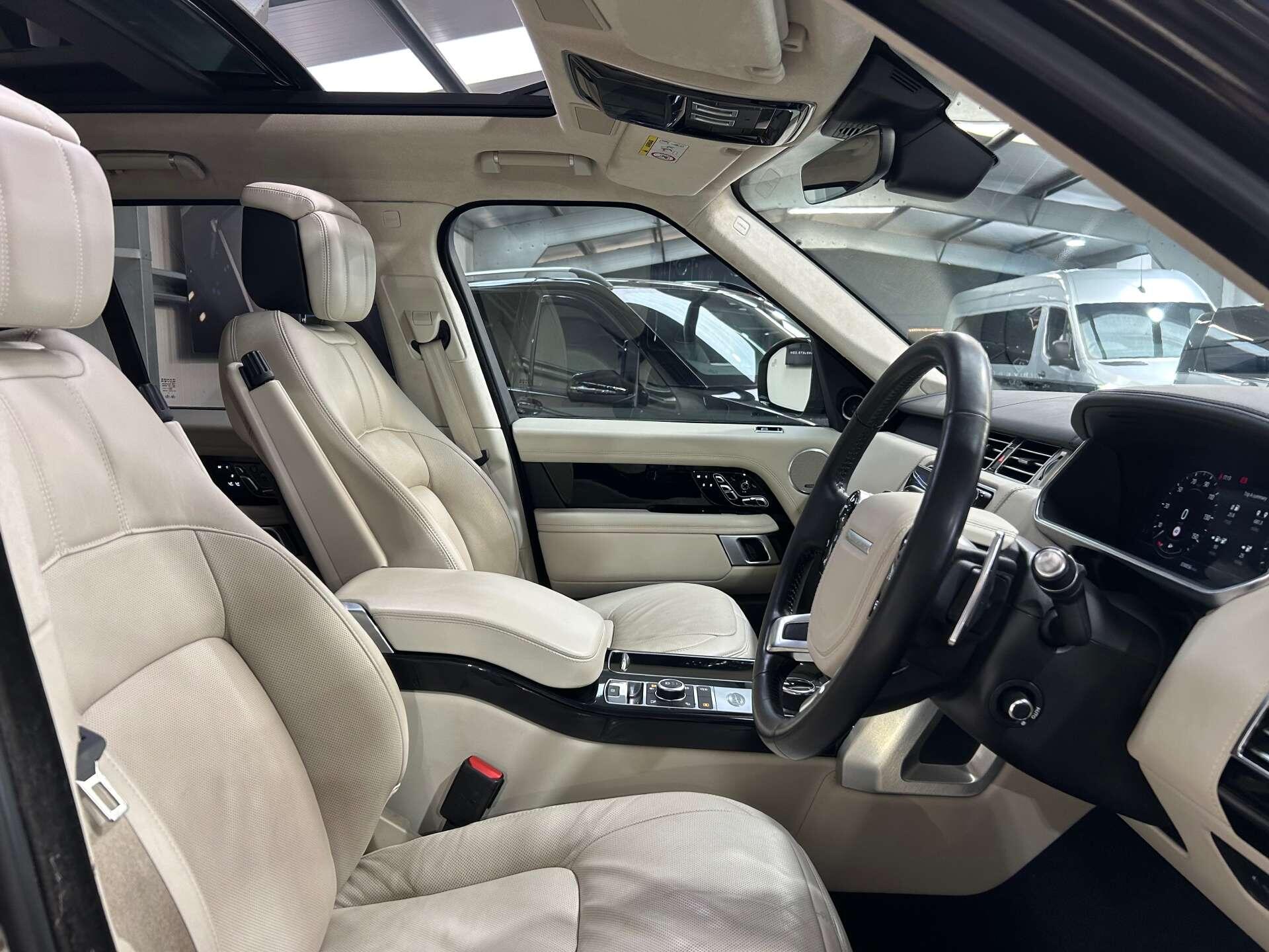 Land Rover Range Rover view 19