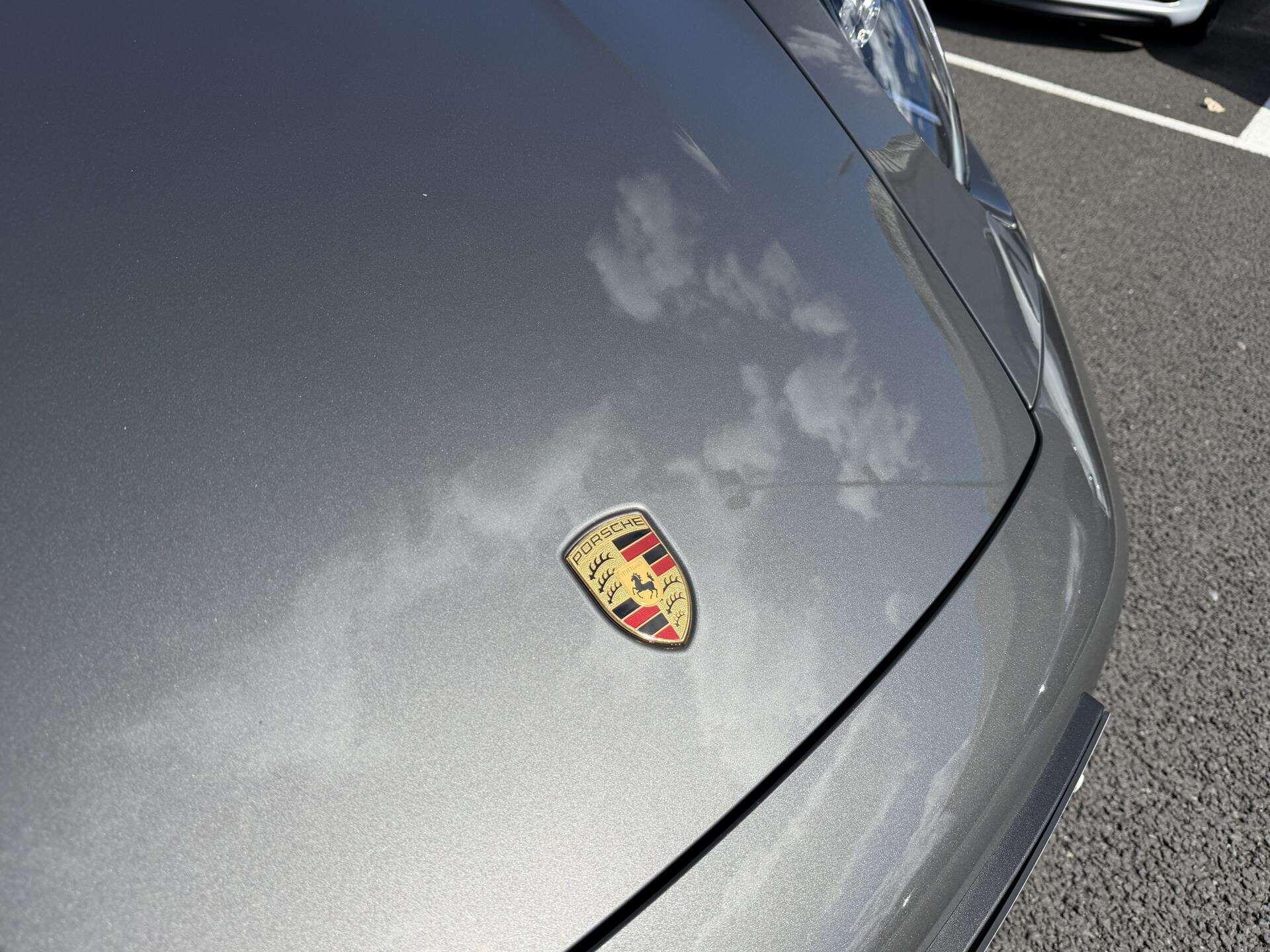 Porsche 911 view 28