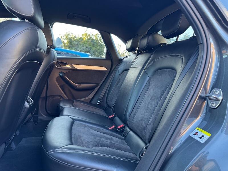 Audi Q3 view 19