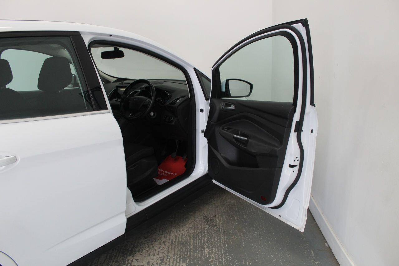 Ford C-Max view 23