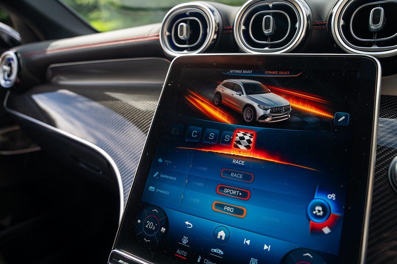 Mercedes-Benz GLC view 78