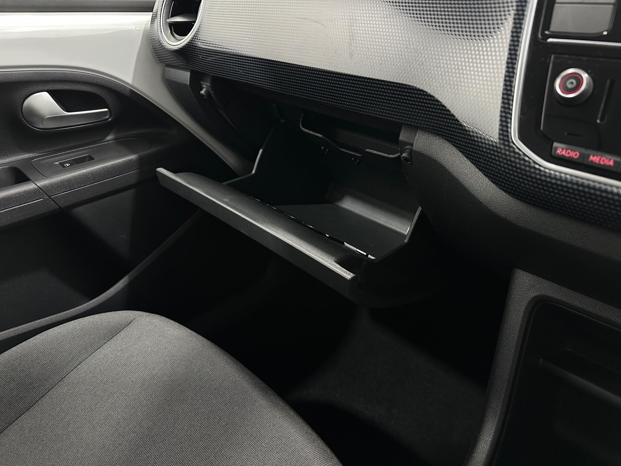 Volkswagen Up! view 22
