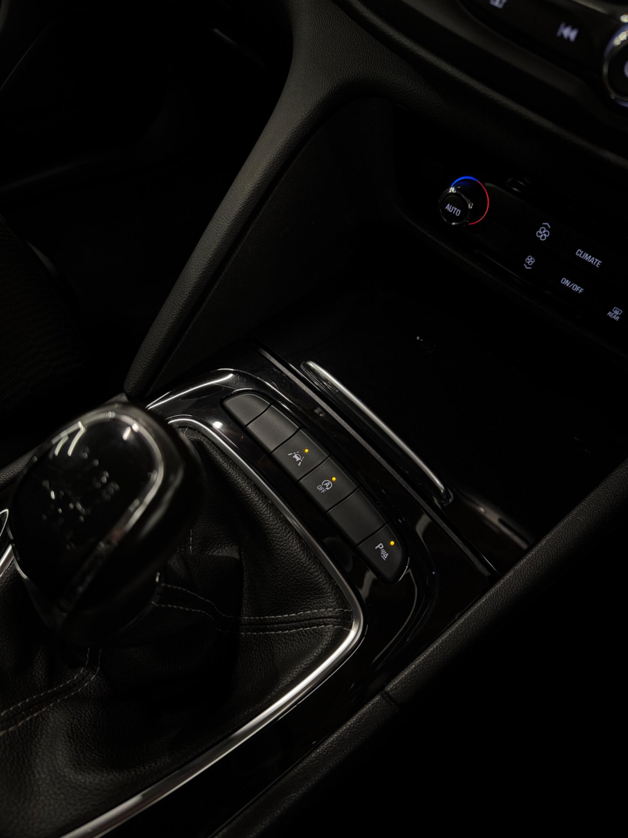 Vauxhall Insignia view 17