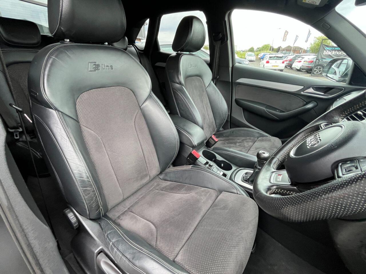 Audi Q3 view 12