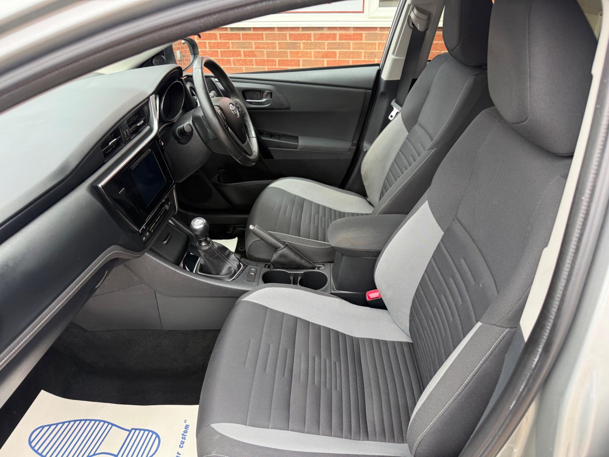 Toyota Auris view 19