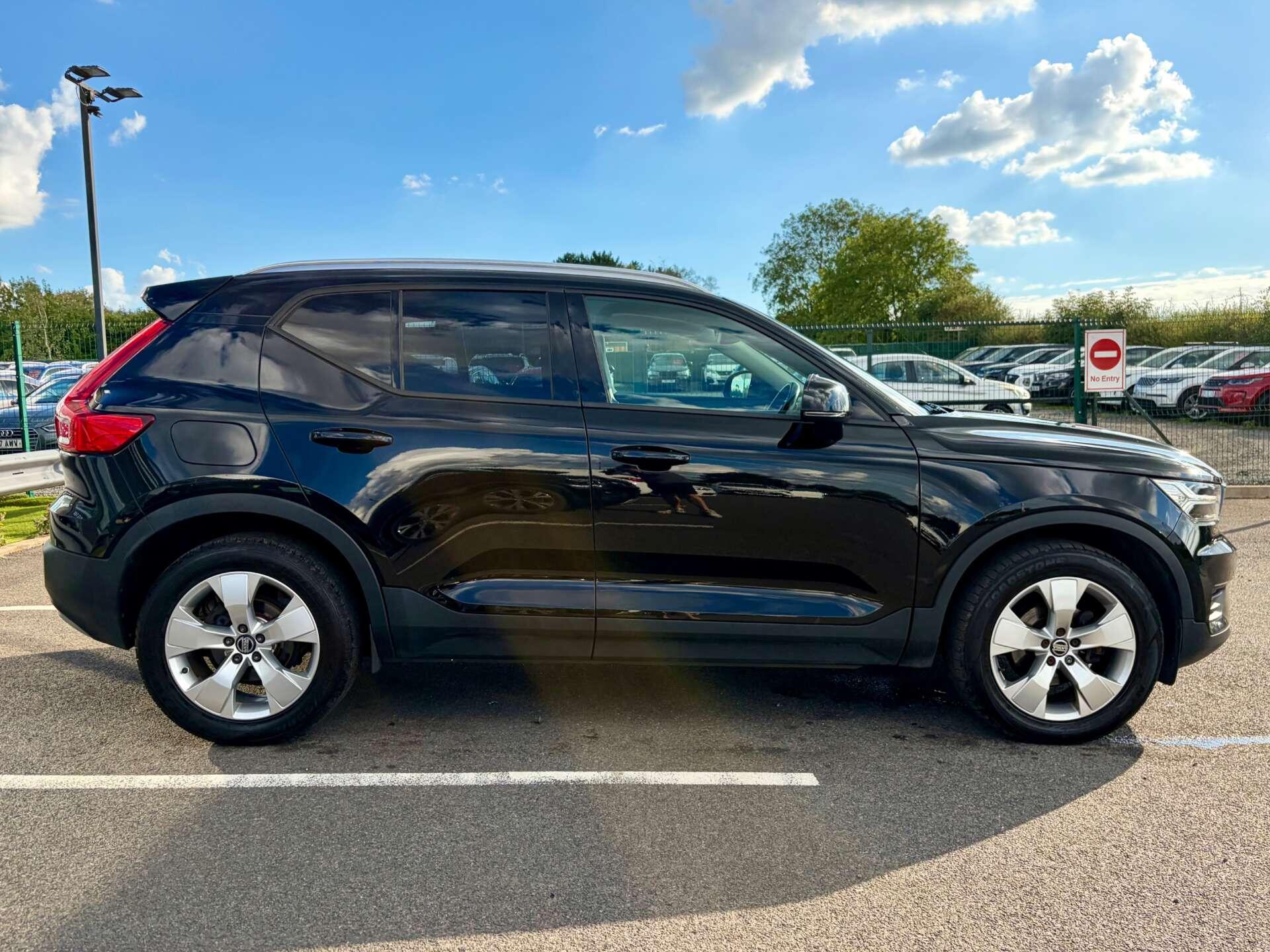 Volvo XC40 view 9