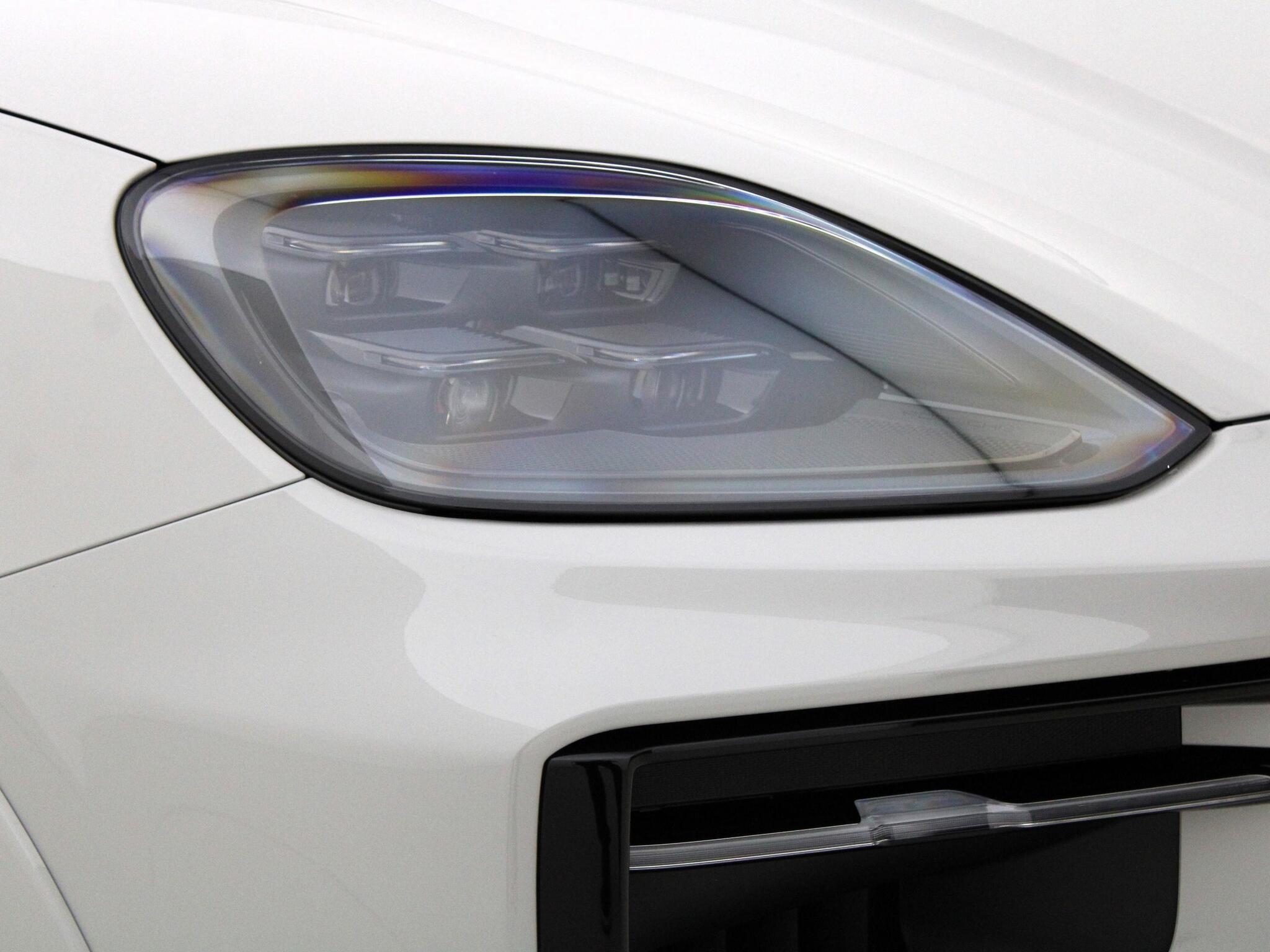 Porsche Cayenne view 10