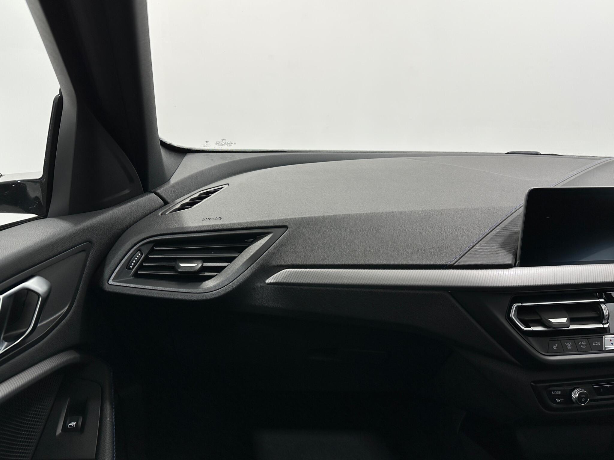 BMW 1 Series view 29