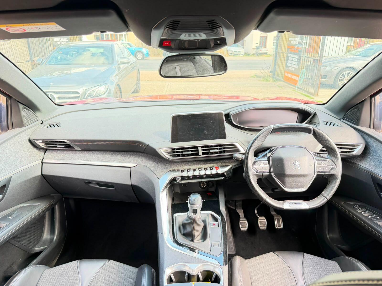 Peugeot 3008 view 10