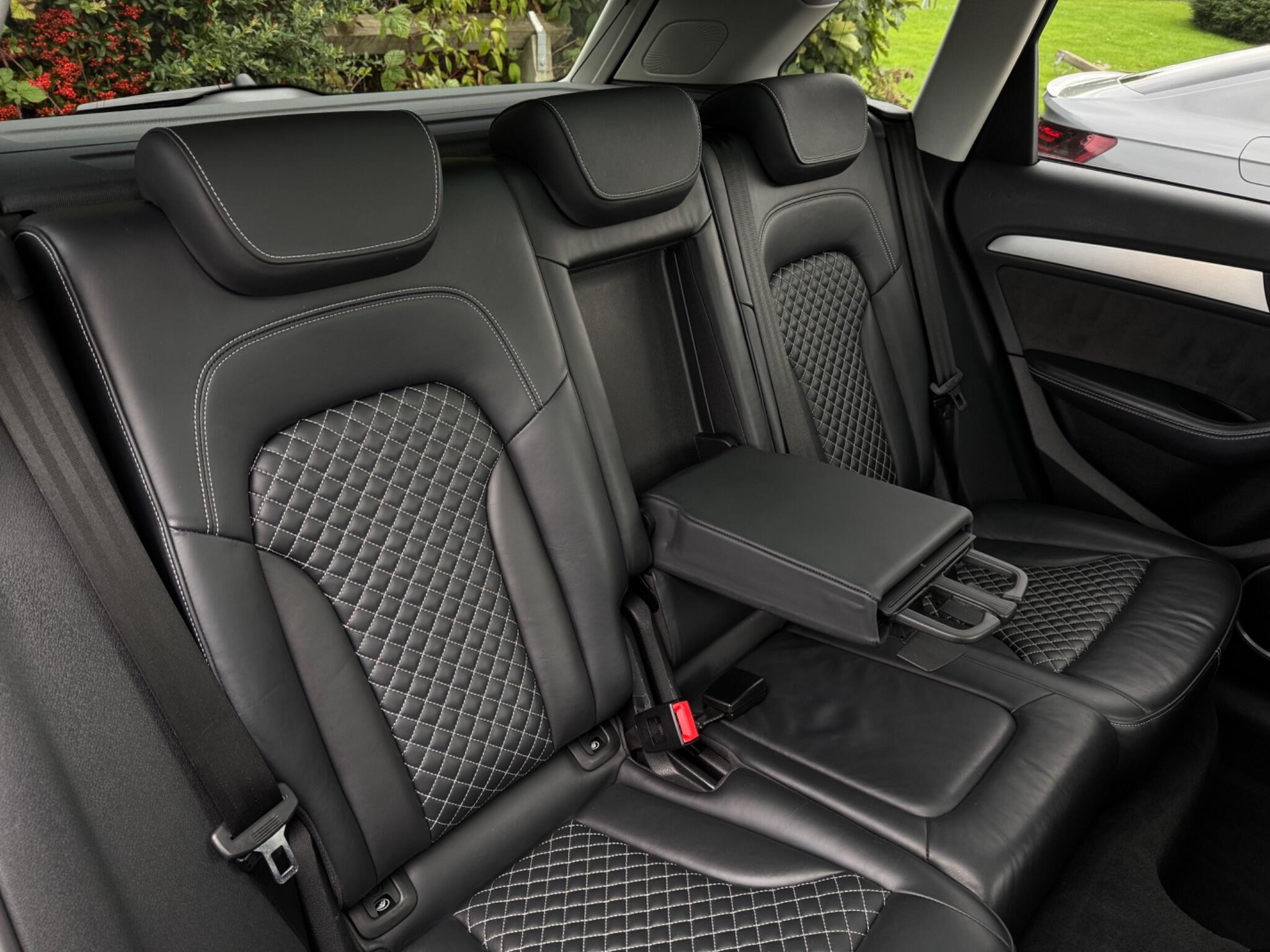 Audi SQ5 view 32