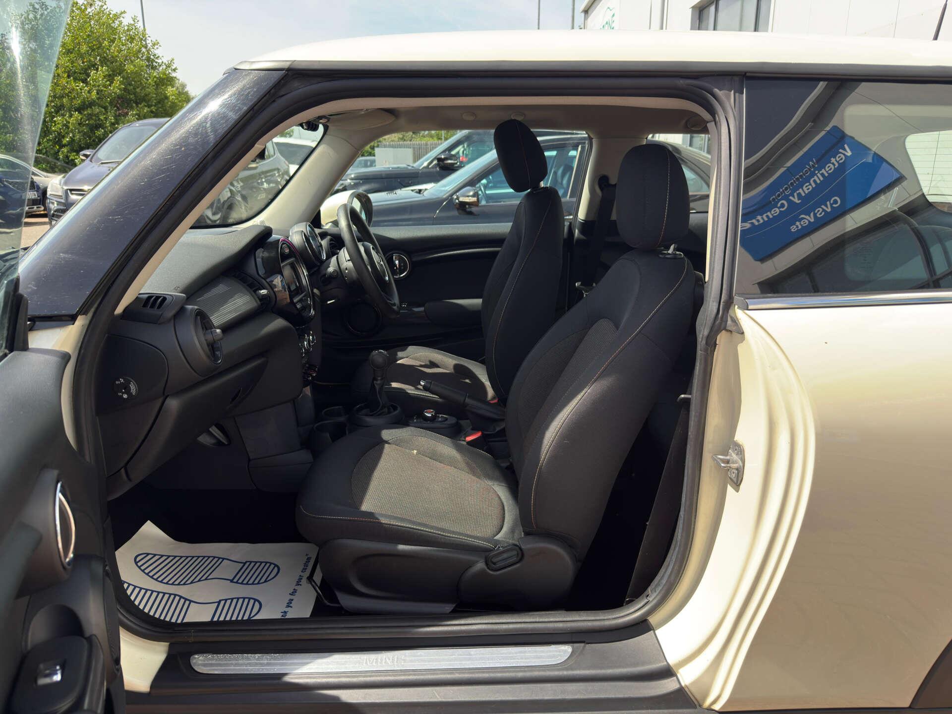 Mini Cooper view 27