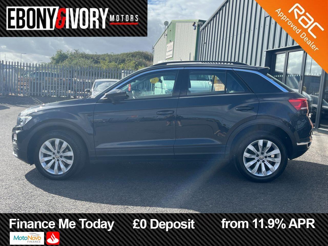 Volkswagen T-Roc view 2