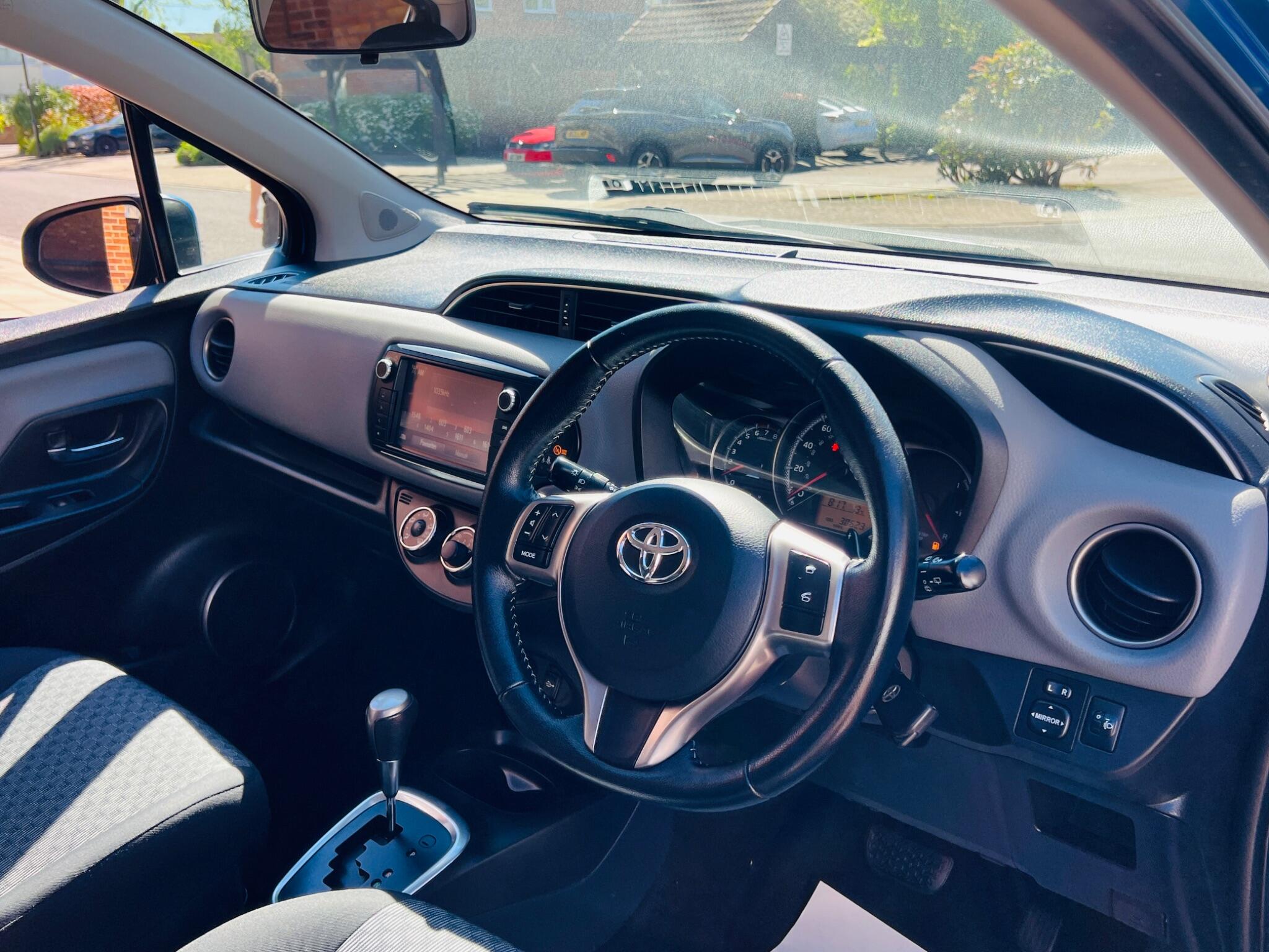 Toyota Yaris view 32