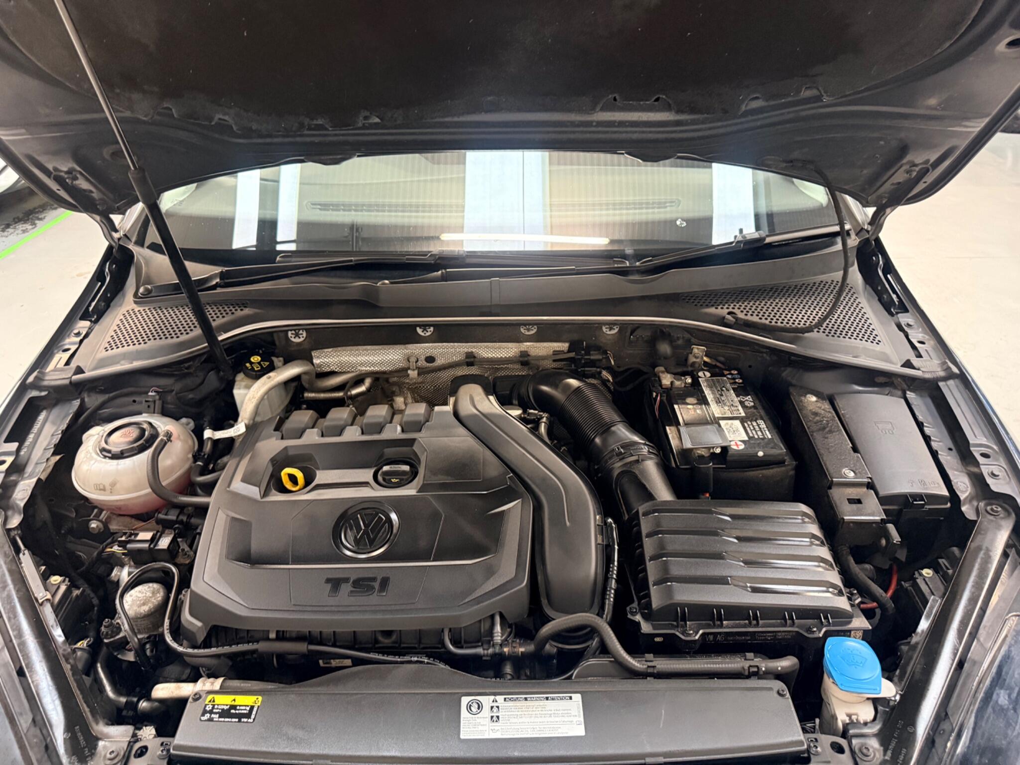 Volkswagen Golf view 35