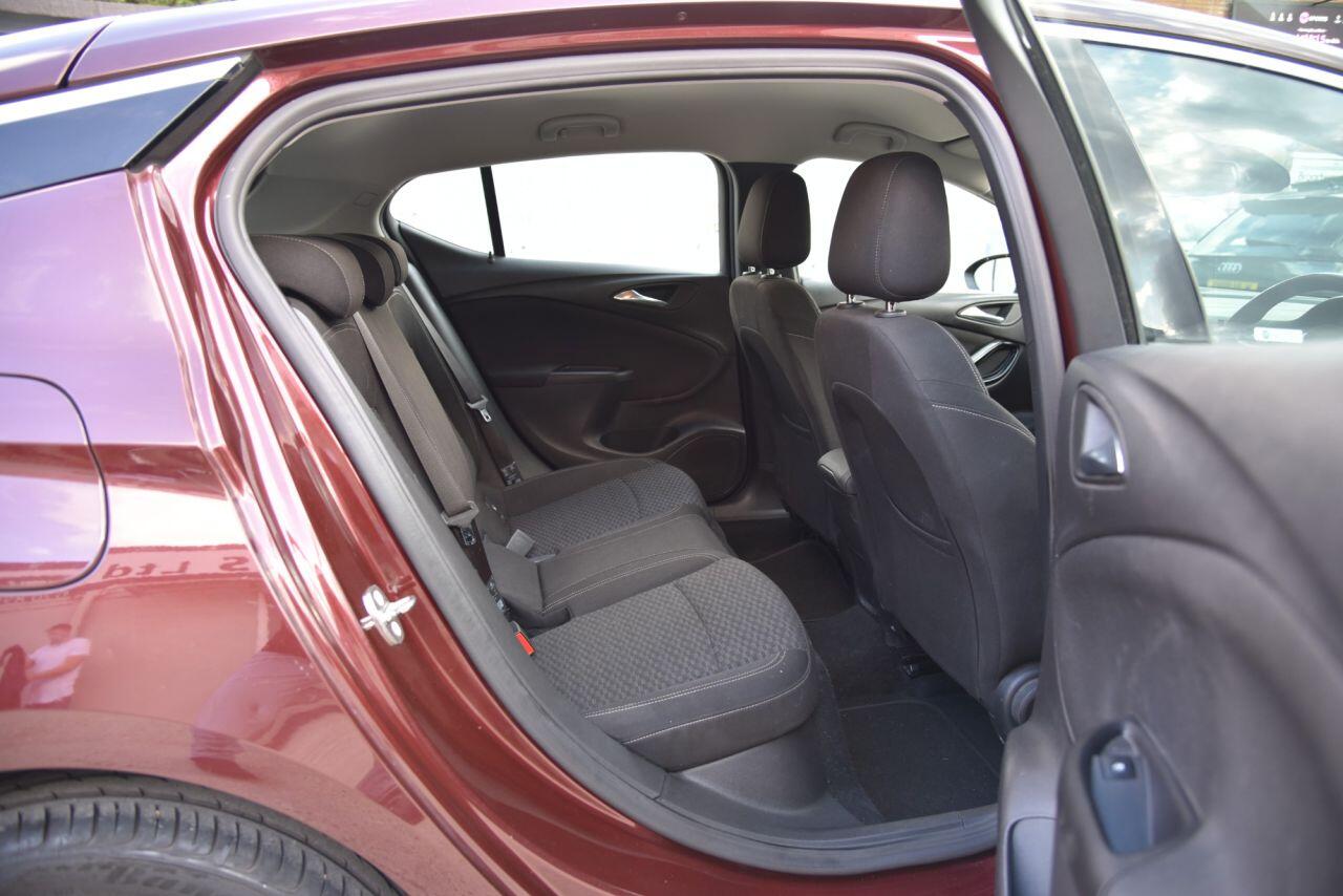 Vauxhall Astra view 24
