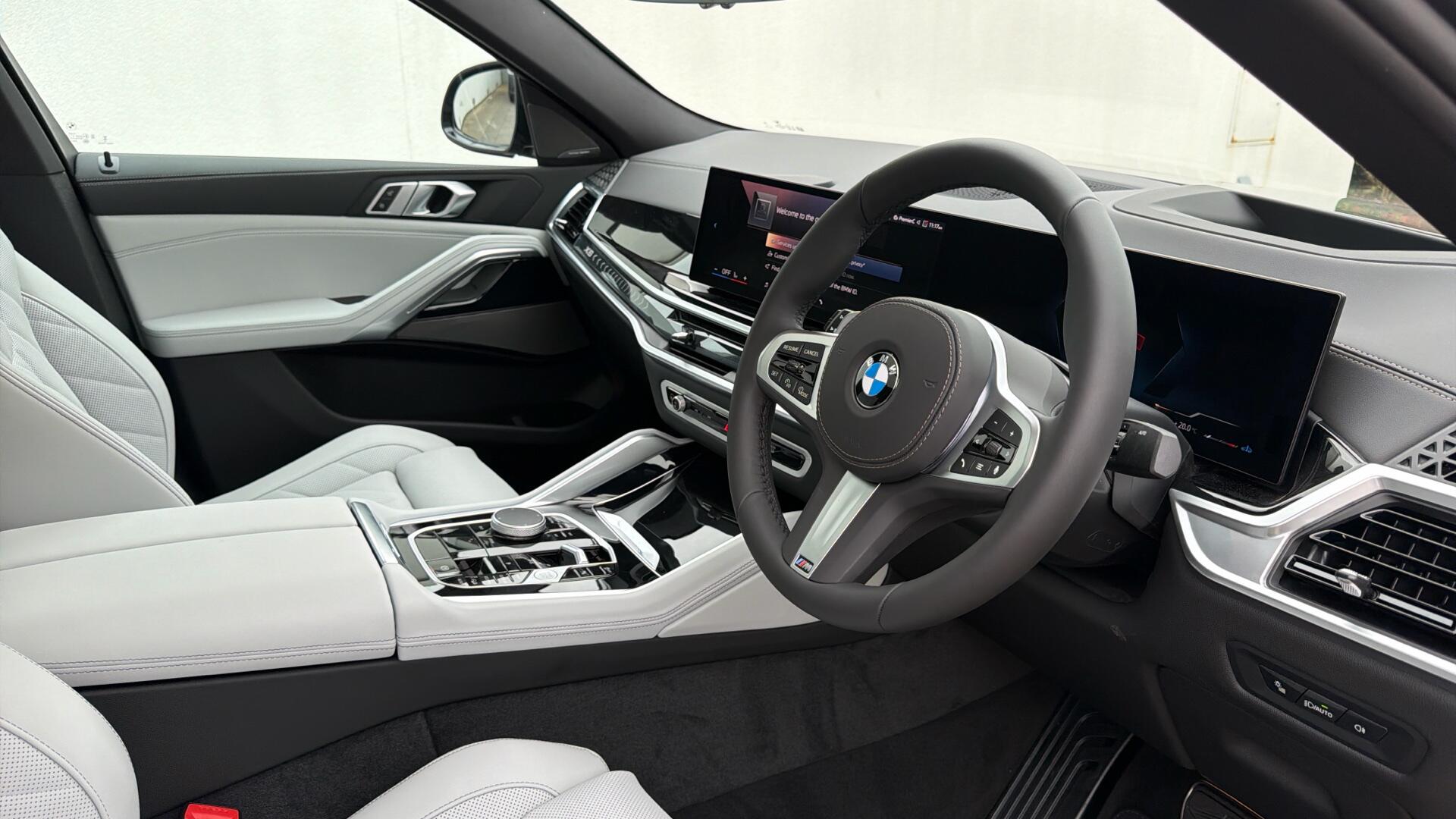 BMW X6 view 6