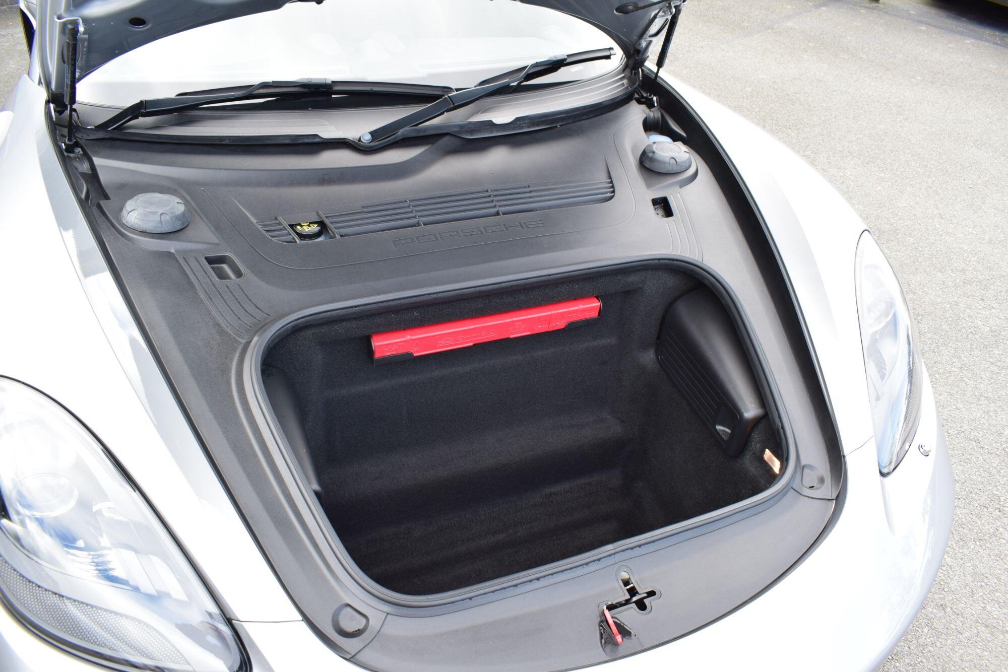 Porsche Cayman view 30