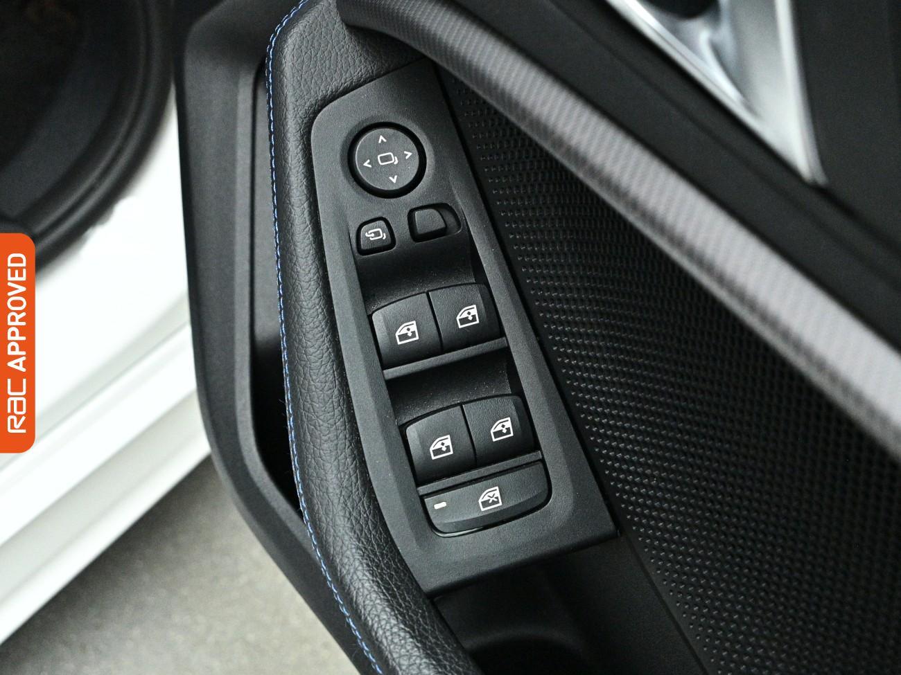BMW 1 Series view 23
