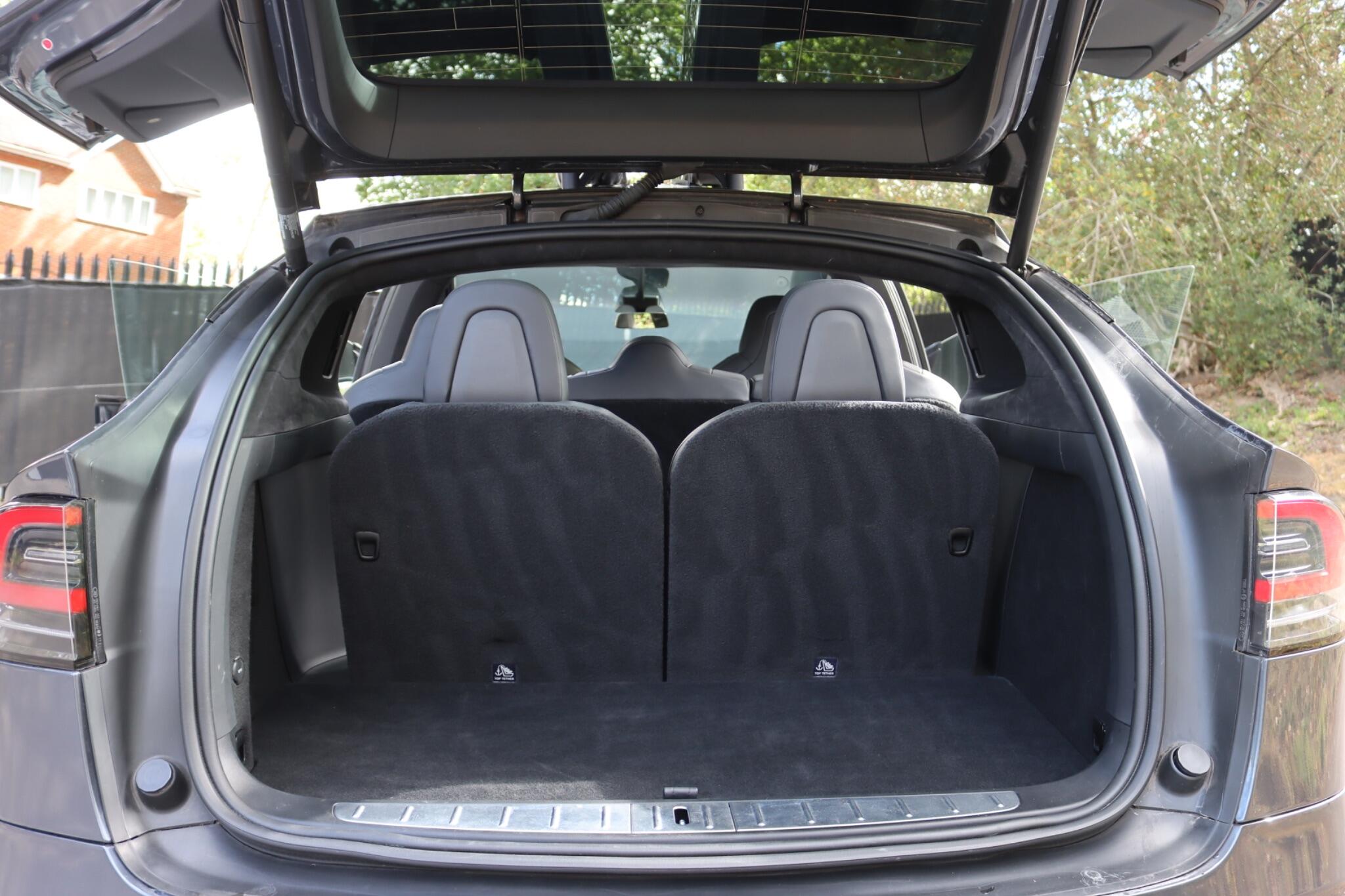 Tesla Model X view 21