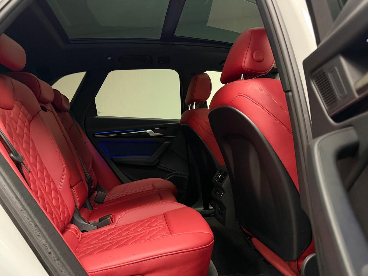 Audi SQ5 view 33