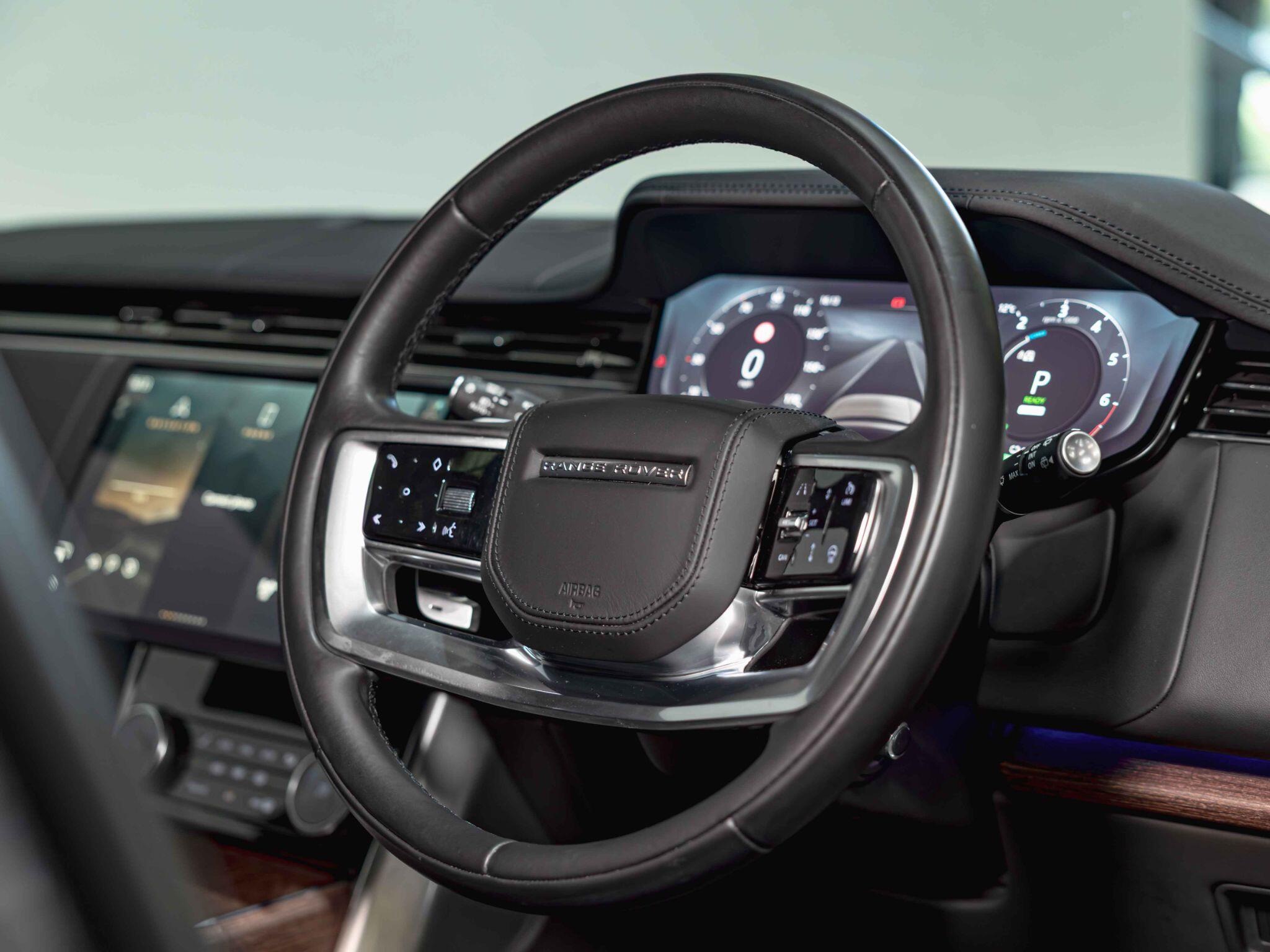 Land Rover Range Rover view 16