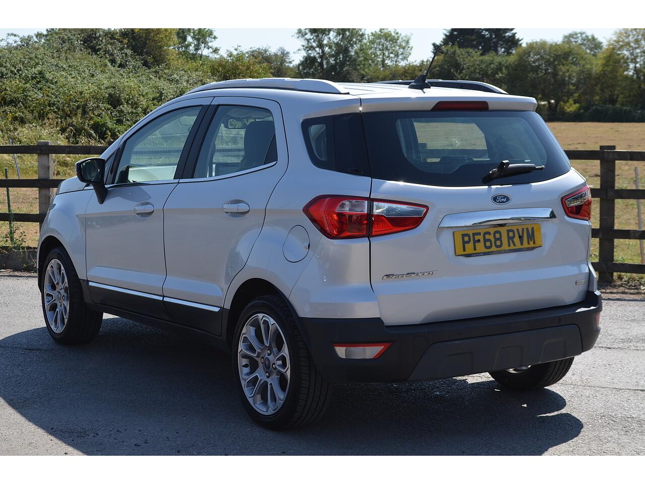 Ford EcoSport view 7