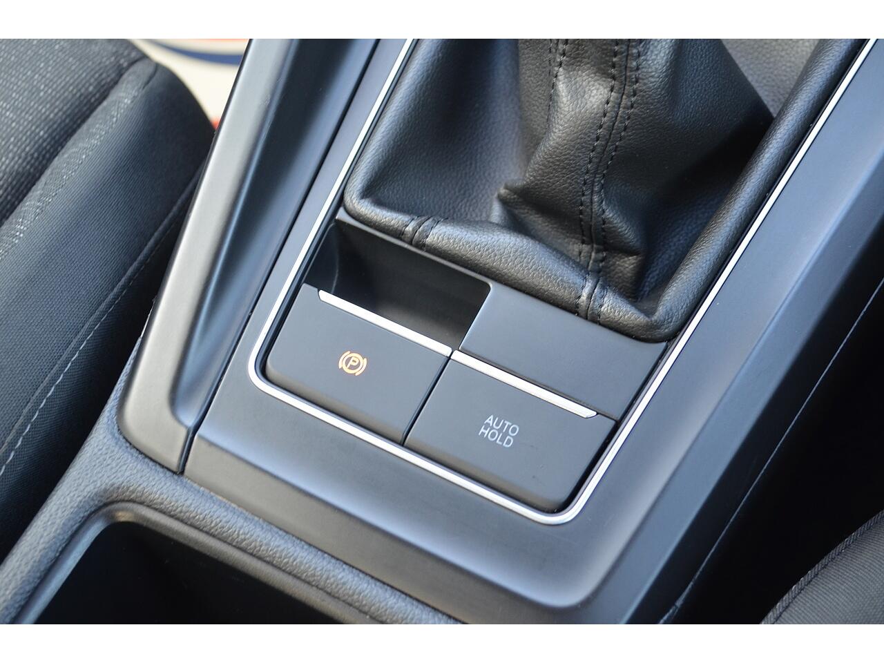 Volkswagen Golf view 42