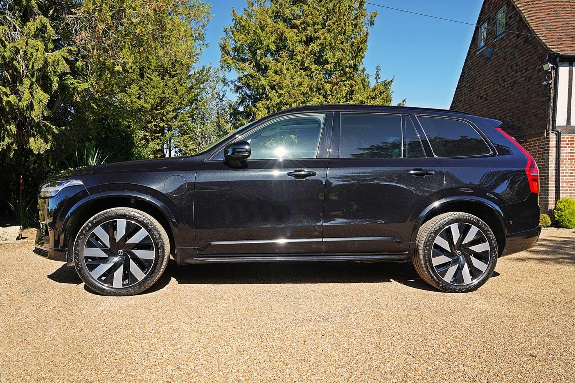 Volvo XC90 view 2