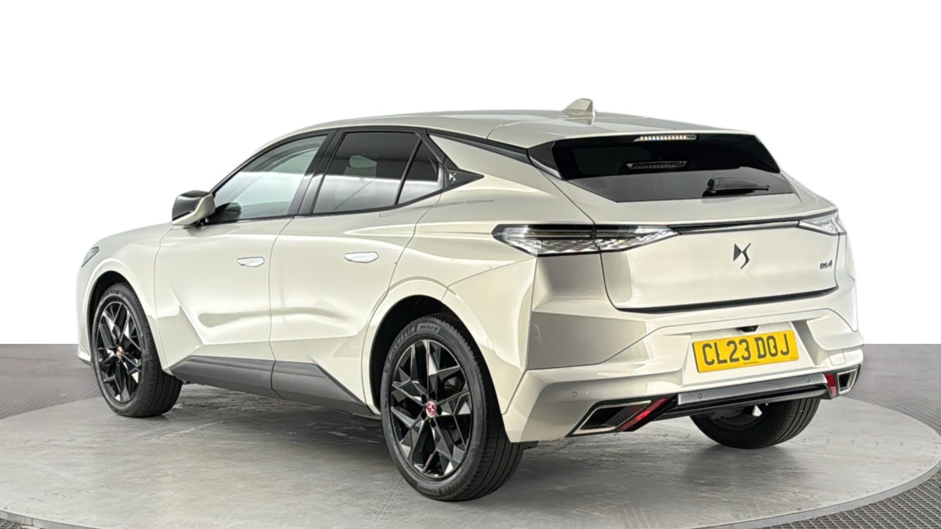 DS Automobiles DS 4 view 6