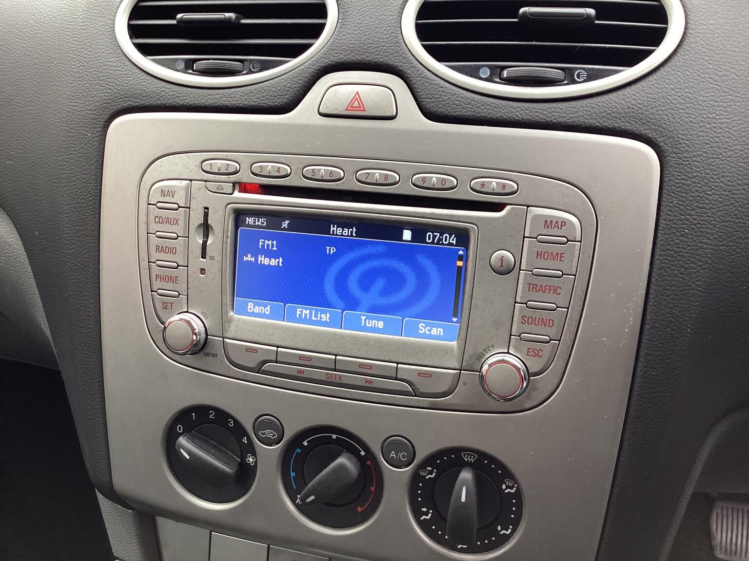 Ford Focus view 21