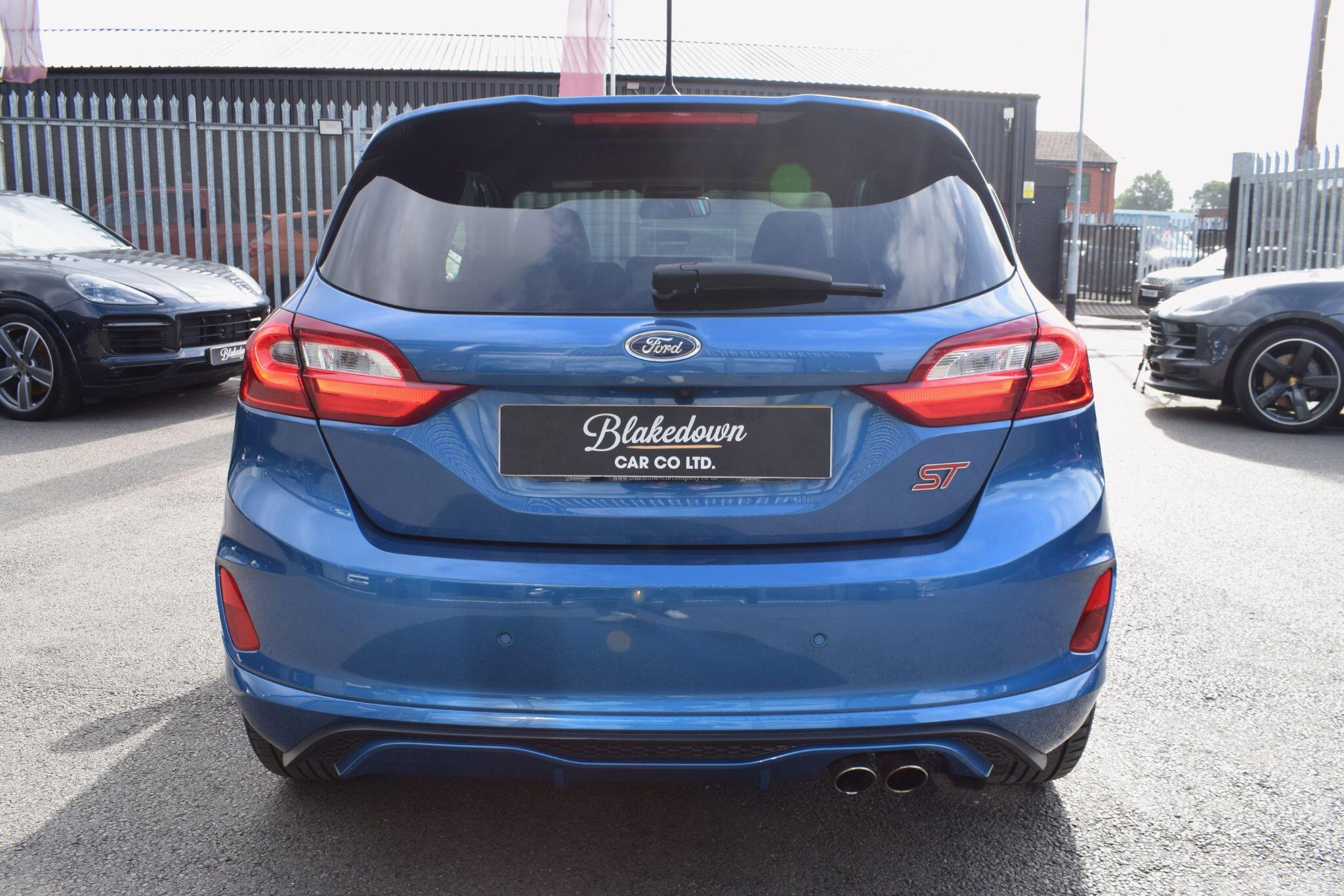 Ford Fiesta view 5