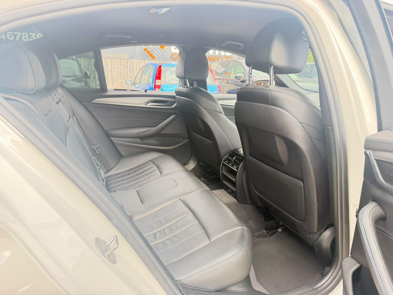 BMW 5 Series view 16