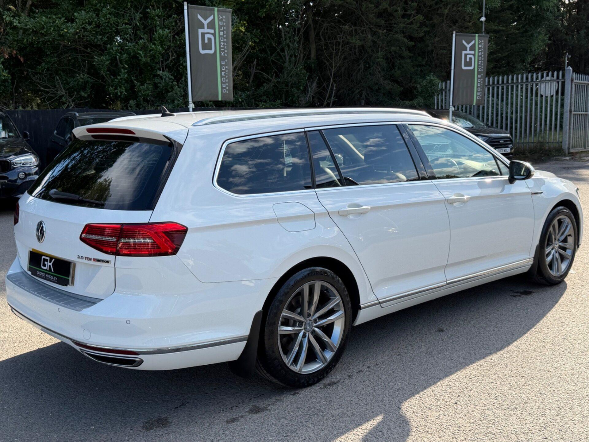 Volkswagen Passat view 7