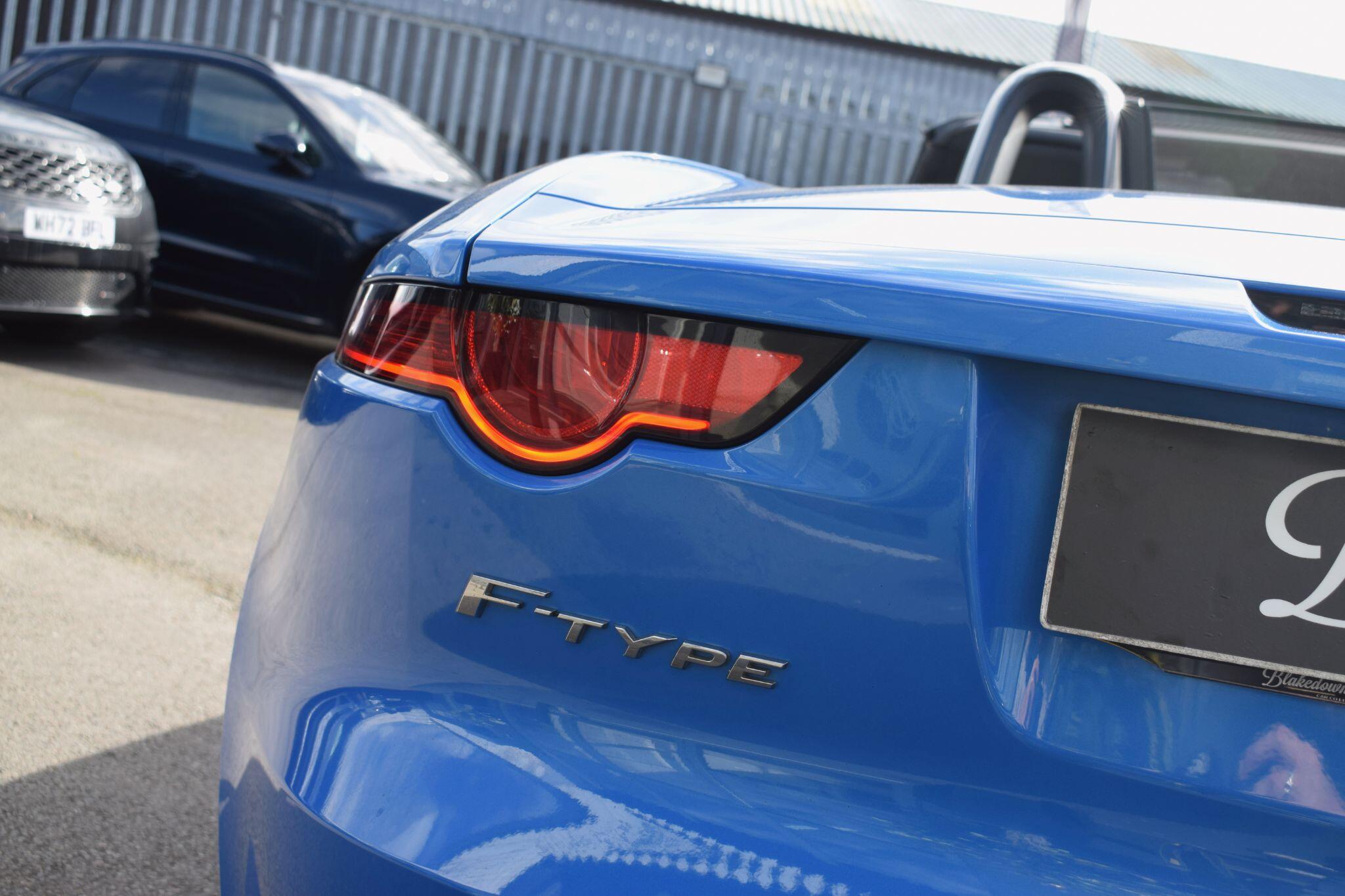 Jaguar F-Type view 40