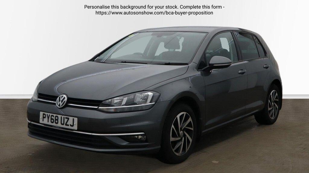 Volkswagen Golf view 3