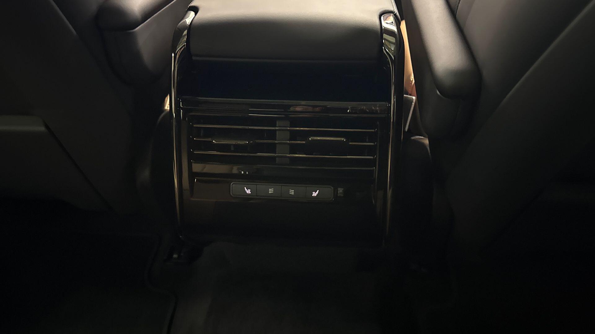 Land Rover Range Rover Sport view 18