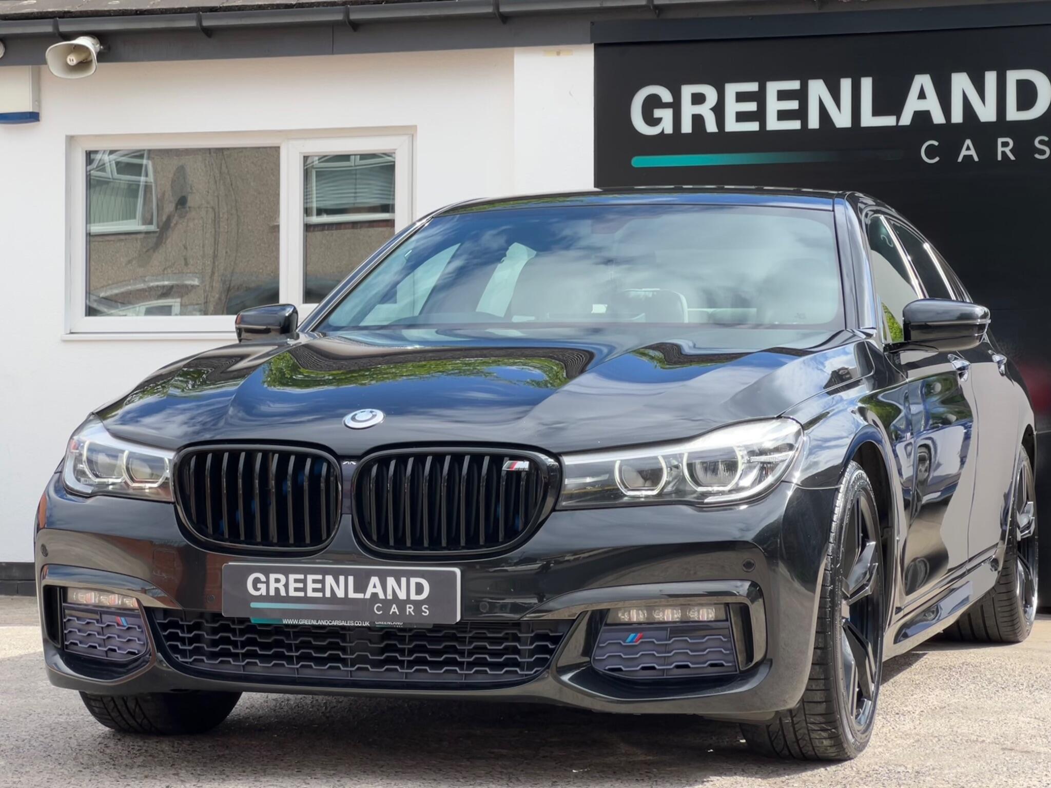 BMW 7 Series view 27