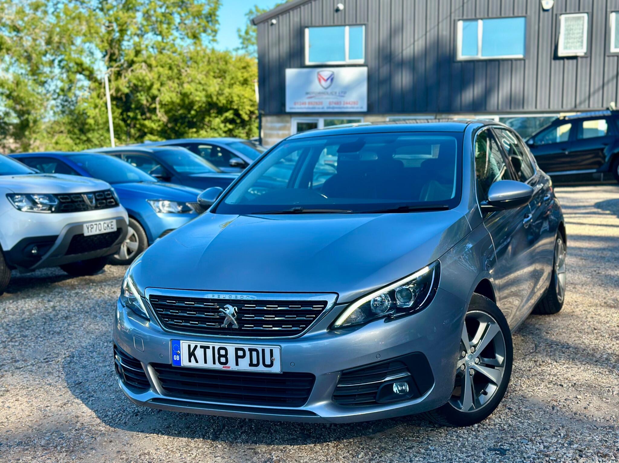 Peugeot 308 view 3