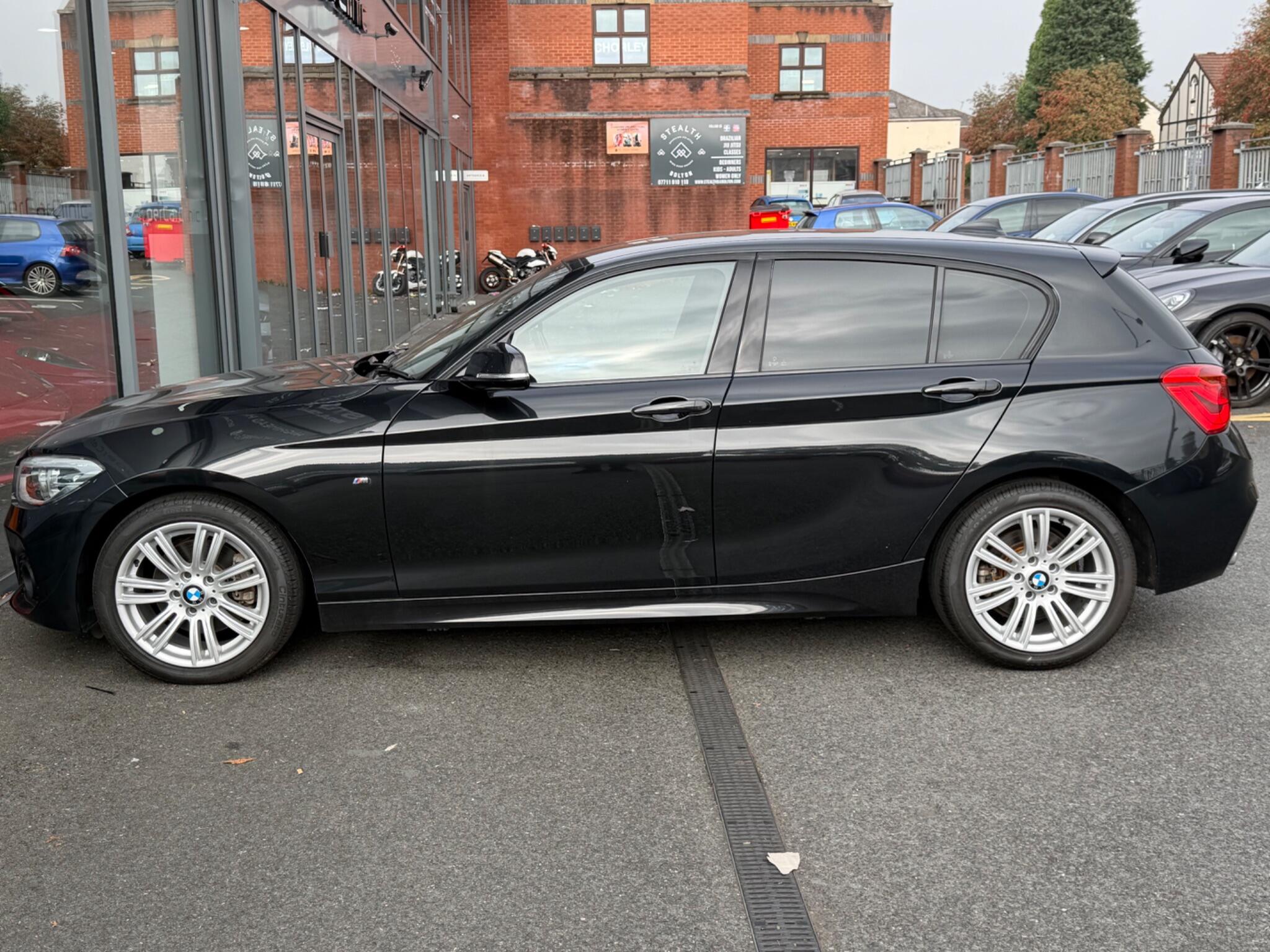 BMW 1 Series view 9