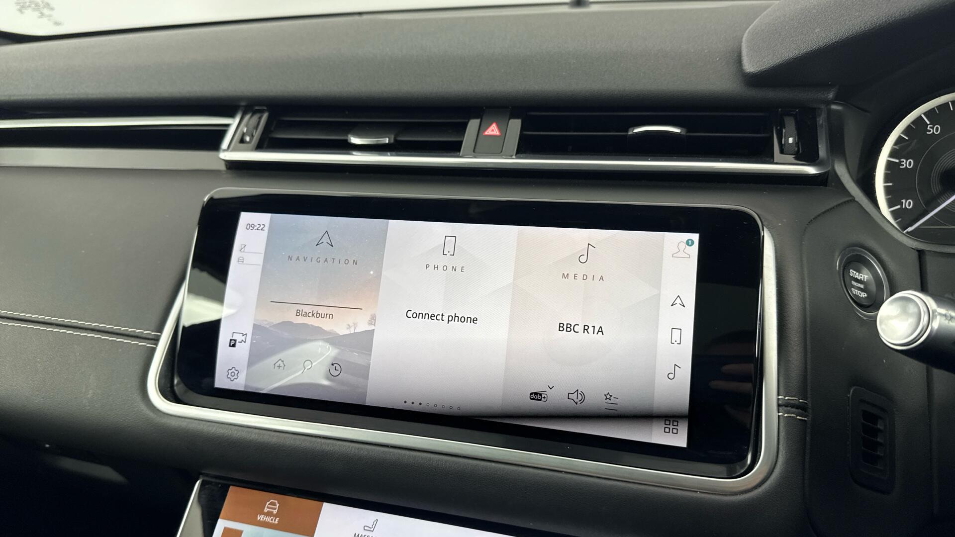 Land Rover Range Rover Velar view 12