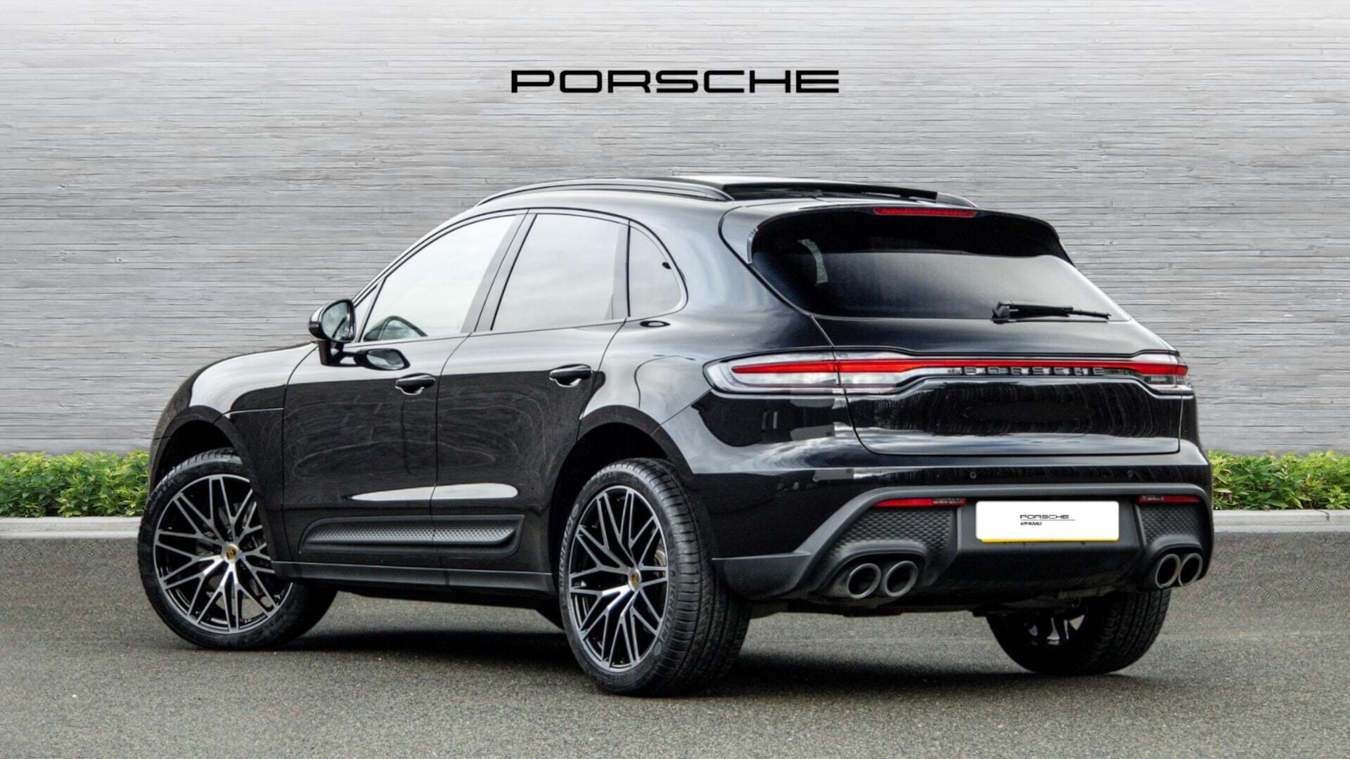 Porsche Macan view 4