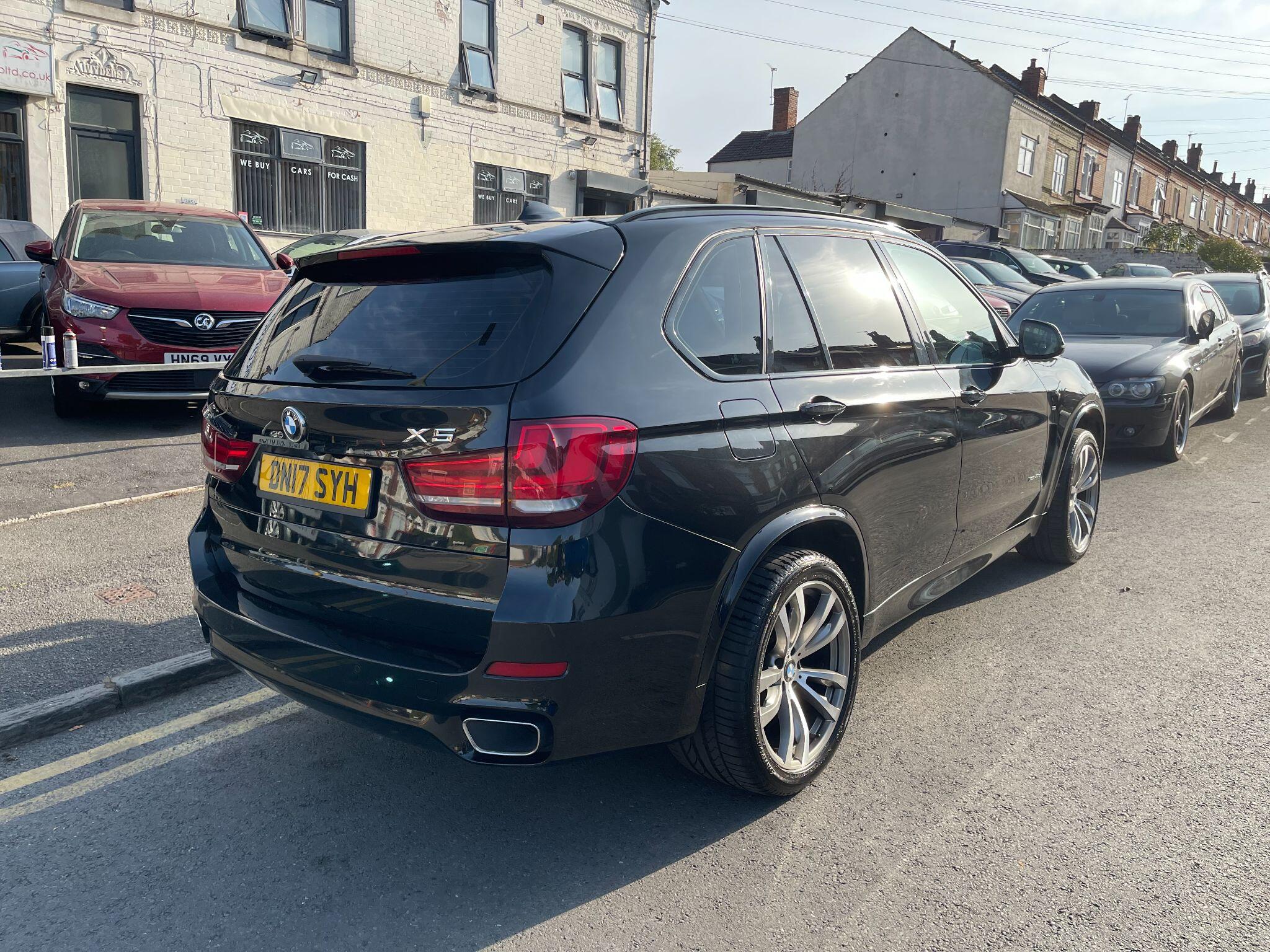BMW X5 view 13